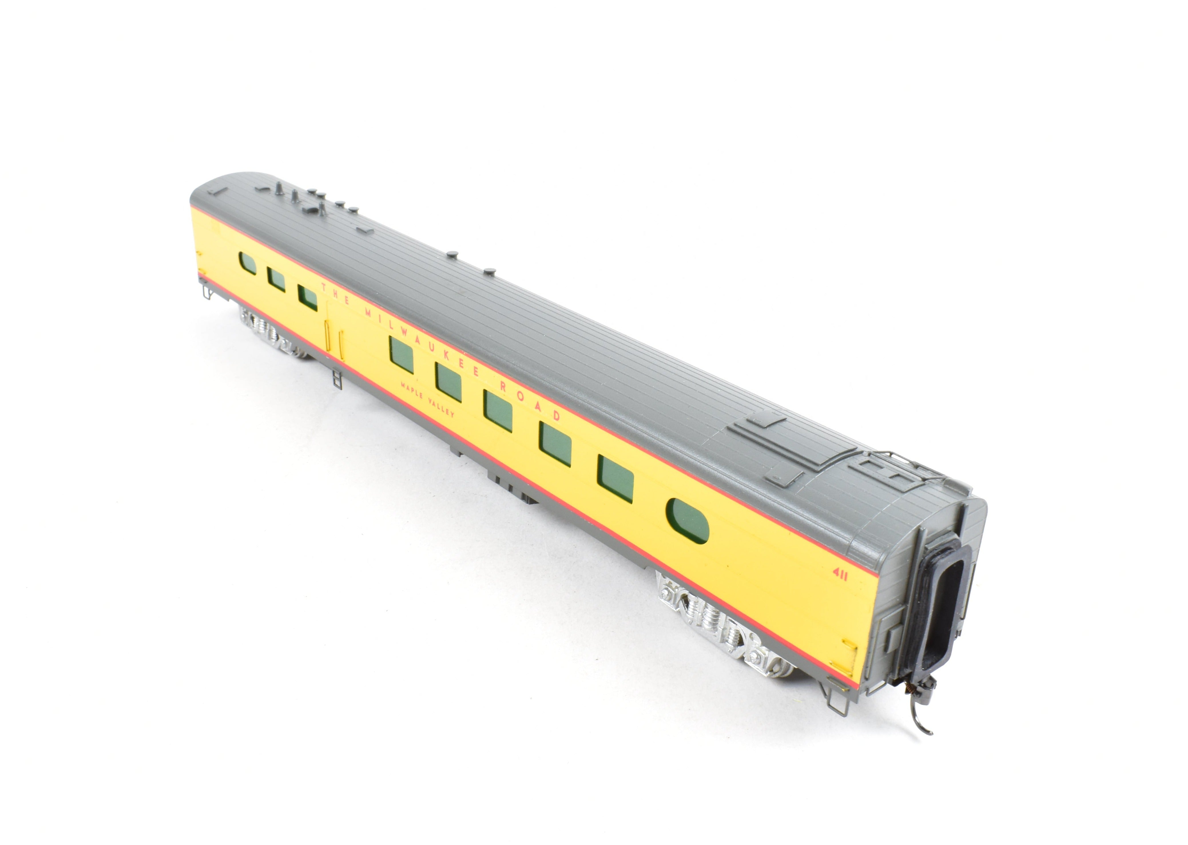 Custom Painted HO Brass Soho Milwaukee Road #411 Diner in UP Streamliner Colors