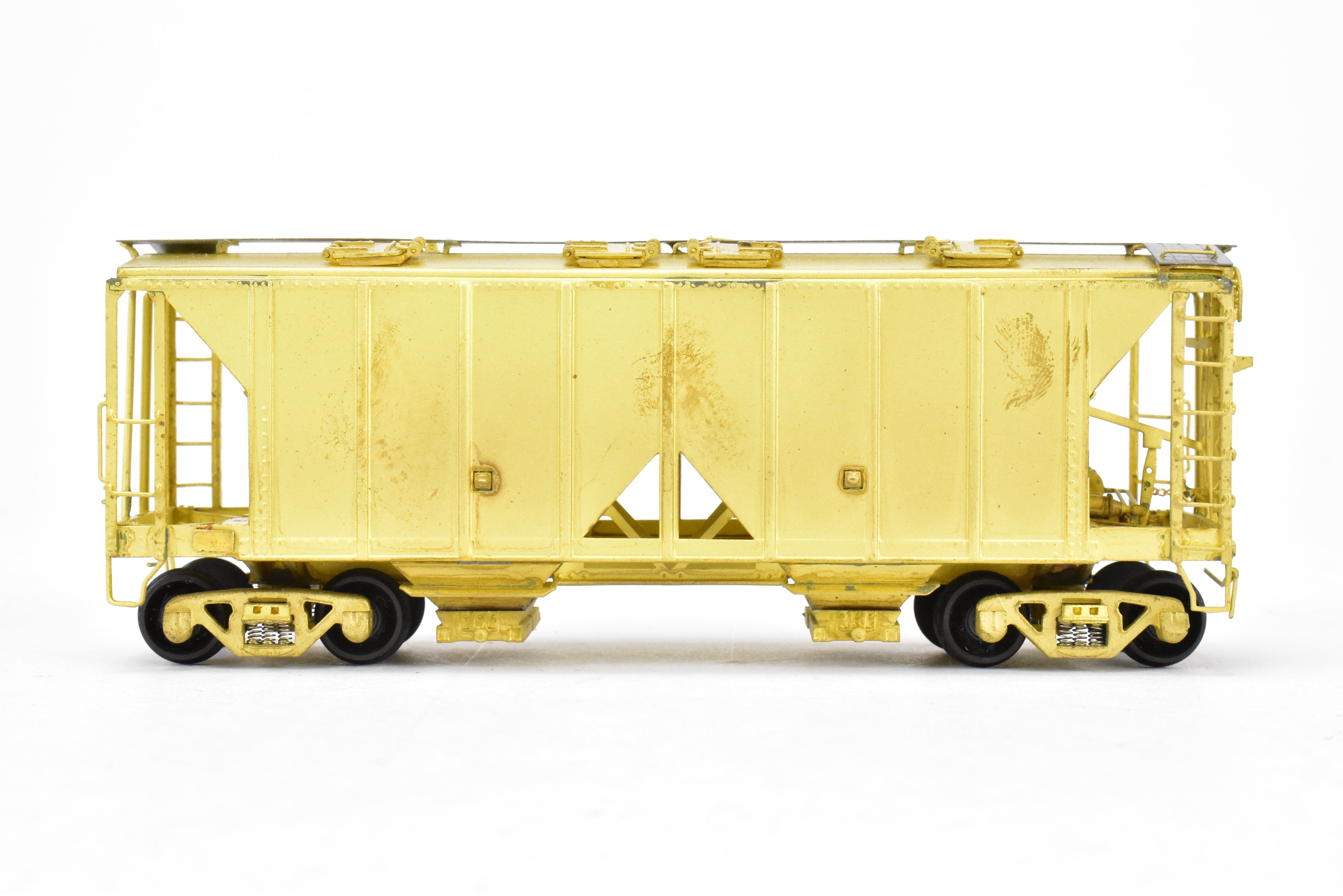 High - Quality HO Scale Brass Model of Pecos River Brass ATSF - Santa Fe ACF 34 - Foot Covered Hopper Class Ga - 45 in the Number Range of 182000 - 182009