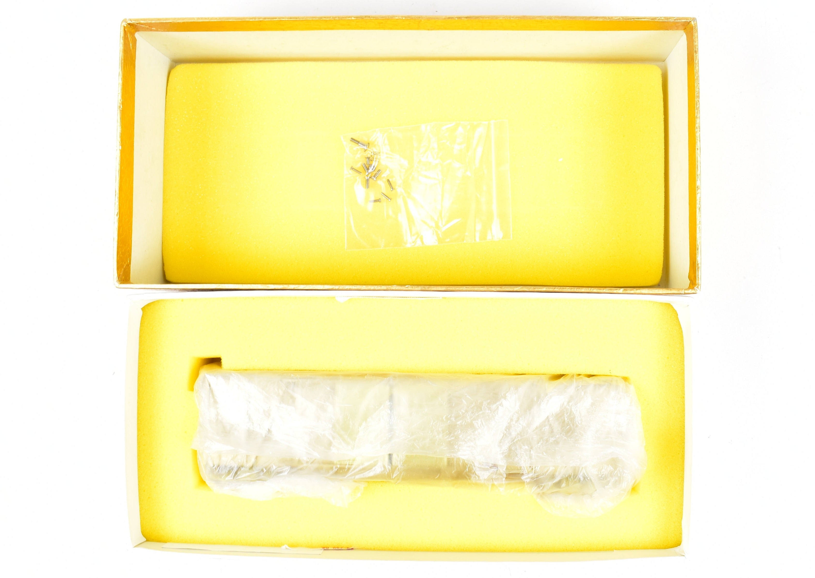 HO Scale Brass Southern Pacific 50-Ton Automobile Single-Sheathed Box Car from Oriental Limited Special Edition