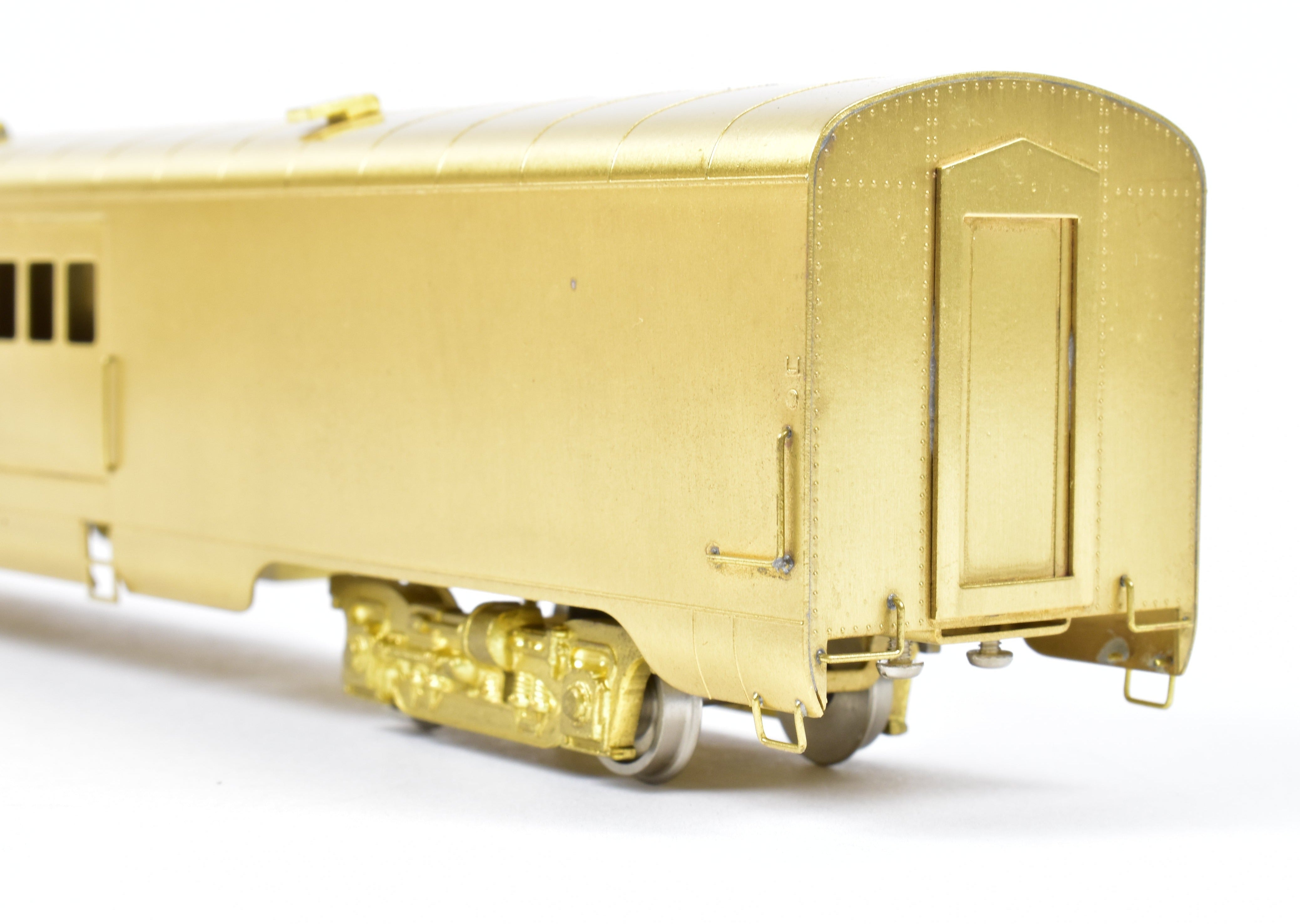 HO Scale Brass Oriental Limited Model of Northern Pacific North Coast Limited #400 Water Baggage Car with Skirts for Train Enthusiasts