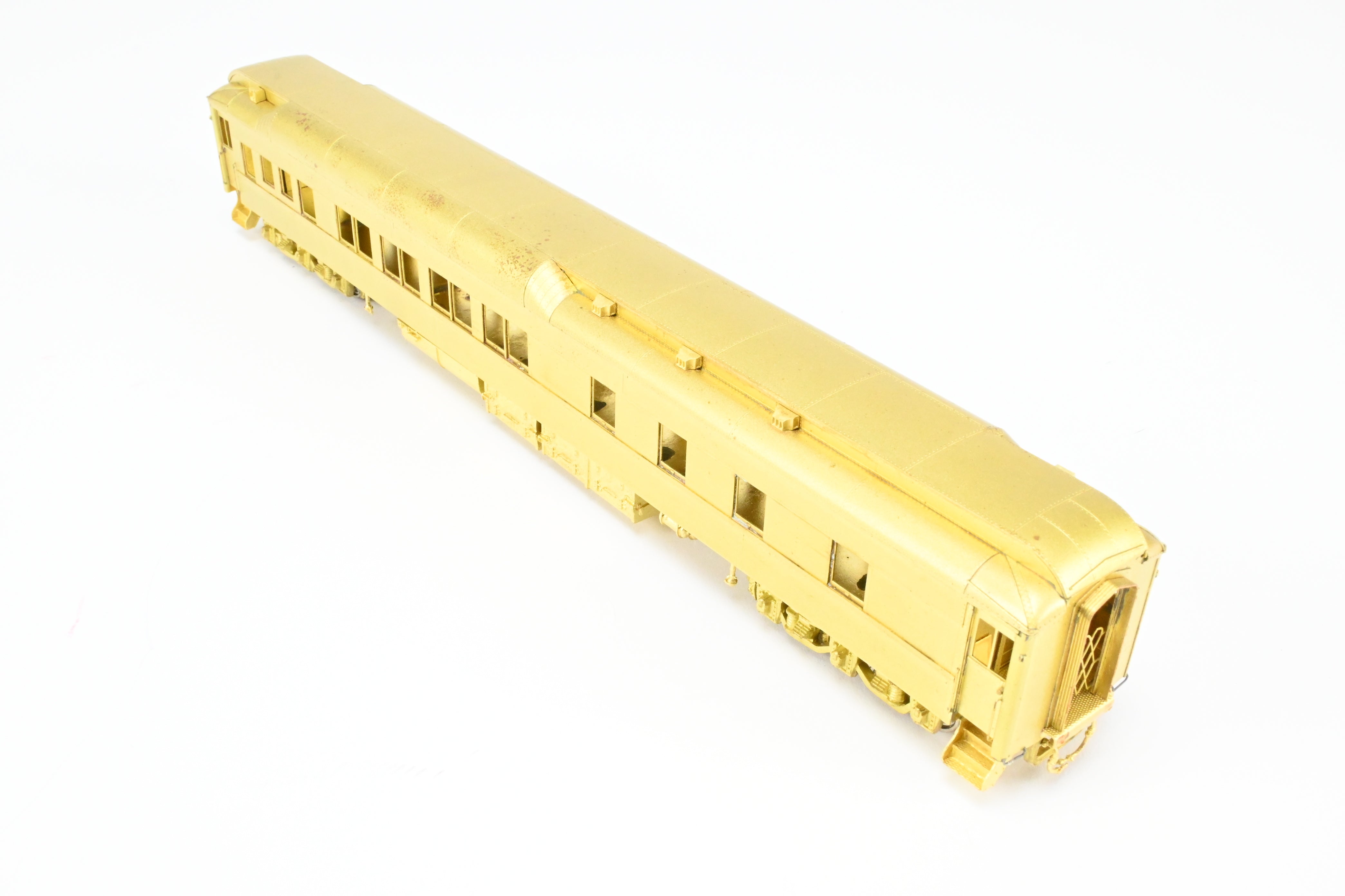 HO Brass Oriental Limited 8-1-2 Heavyweight Sleeper with Ice AC