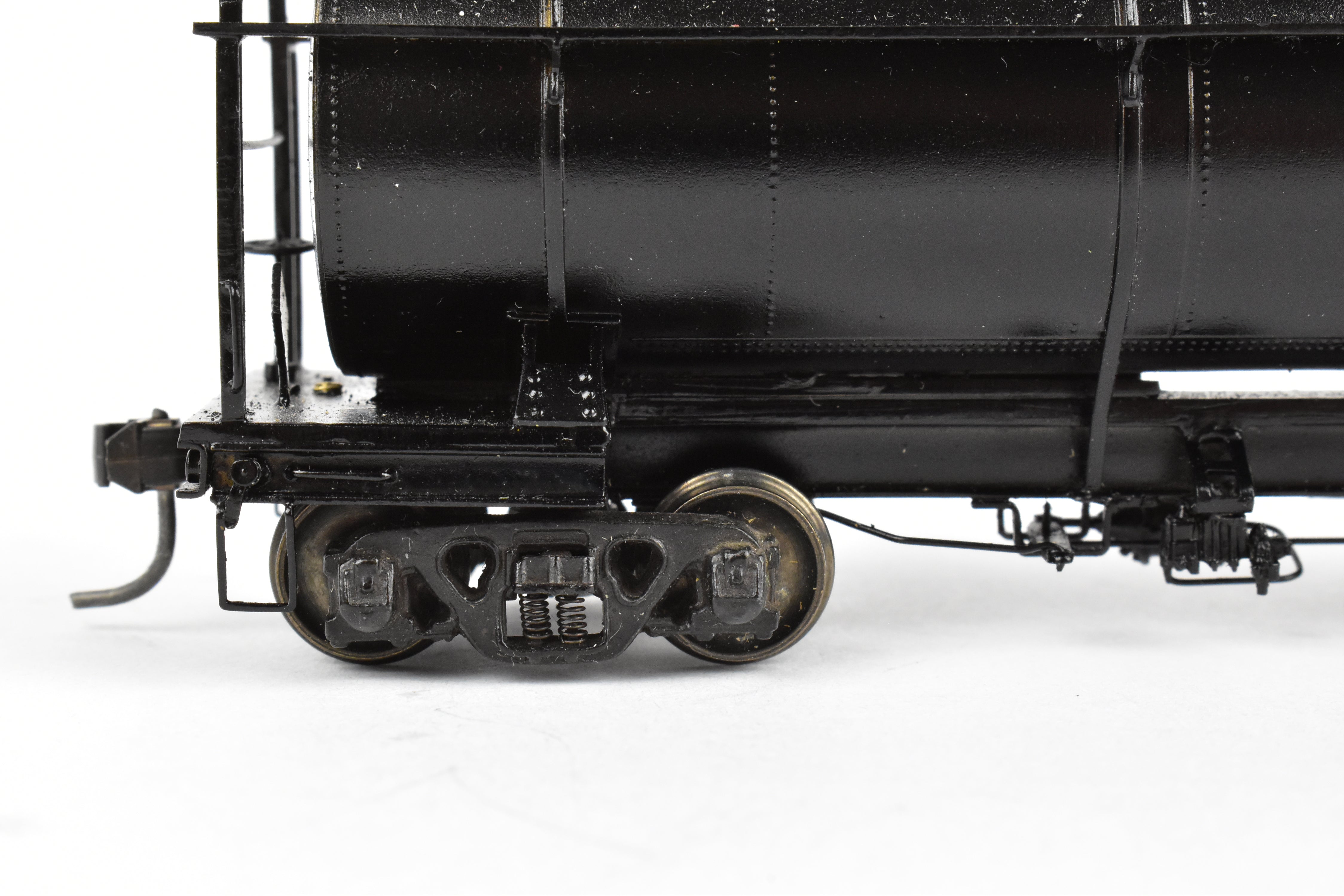 HO Brass NWSL 10,000 Gallon Logging Tank Car, Unlettered, Korean - Built