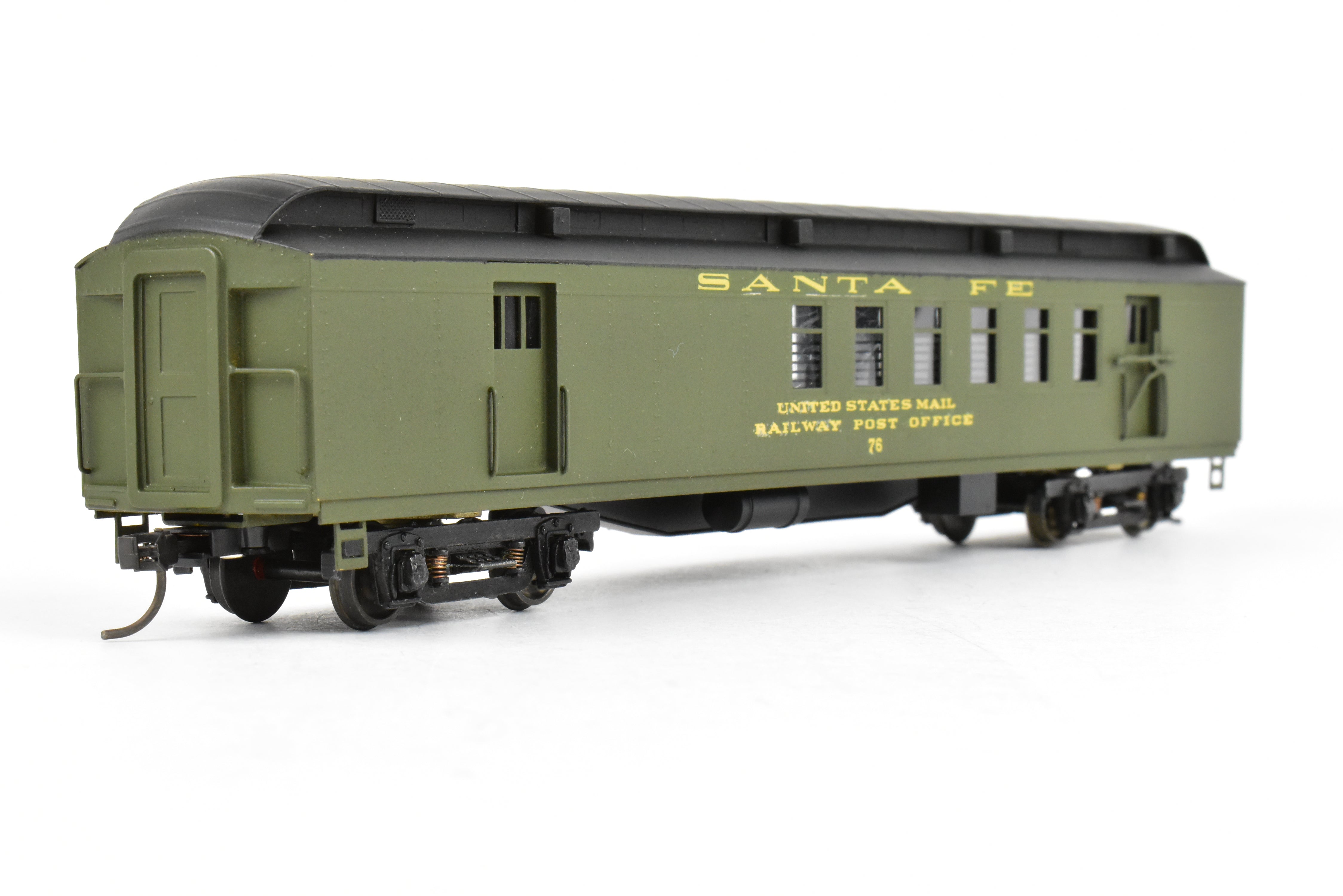 HO Scale Brass ATSF Santa Fe Heavyweight RPO Car with Custom Paint and Metal Wheels