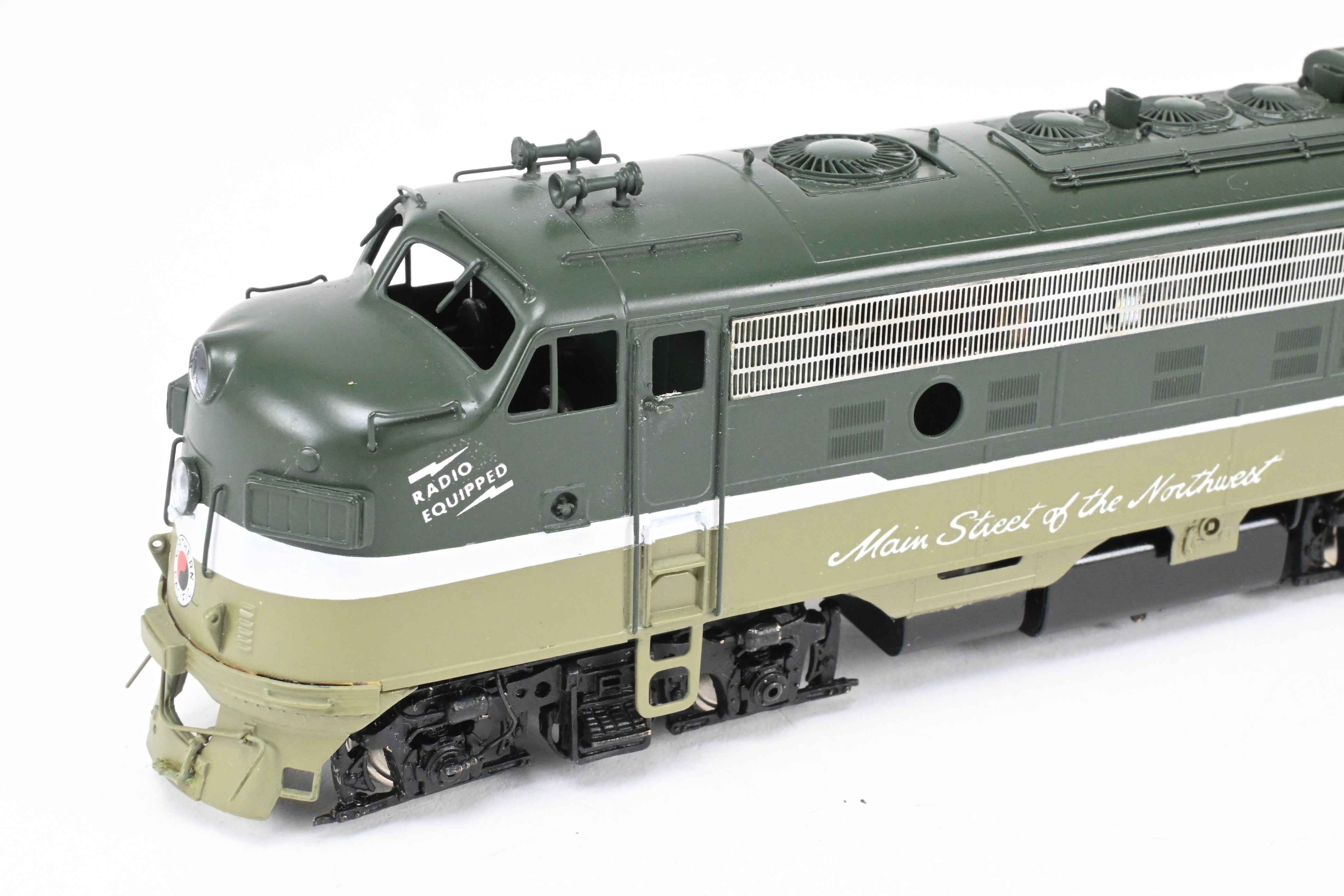 HO Scale Brass Model Train Set - Oriental Limited NP - Northern Pacific EMD F9A/F9B with 1750 HP for Passenger Service in Loewy 'Main Street of the Northwest' North Coast Limited Paint Scheme