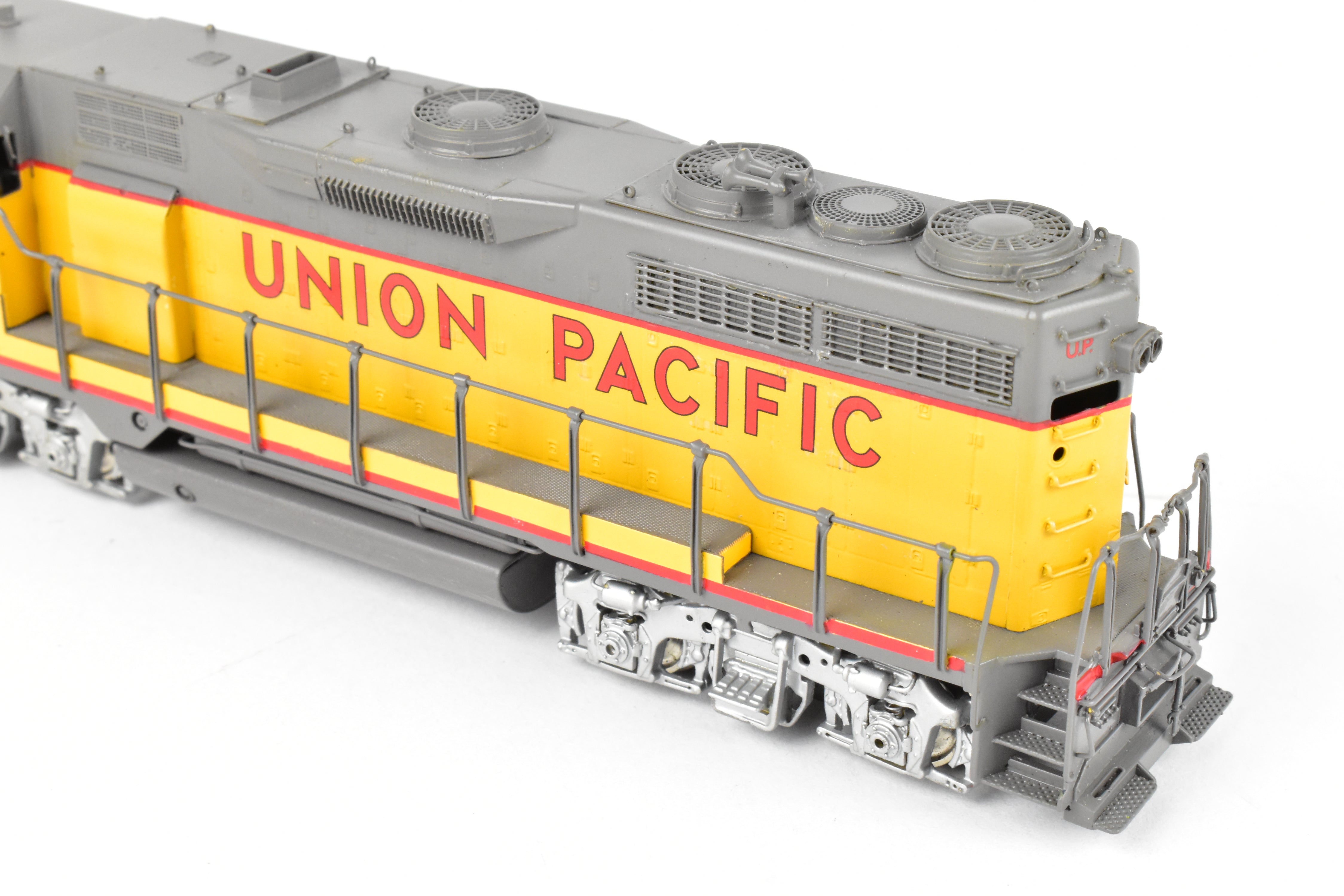 HO Scale Brass Model Train - Union Pacific EMD GP35 2500HP Low Hood FP by Oriental Limited