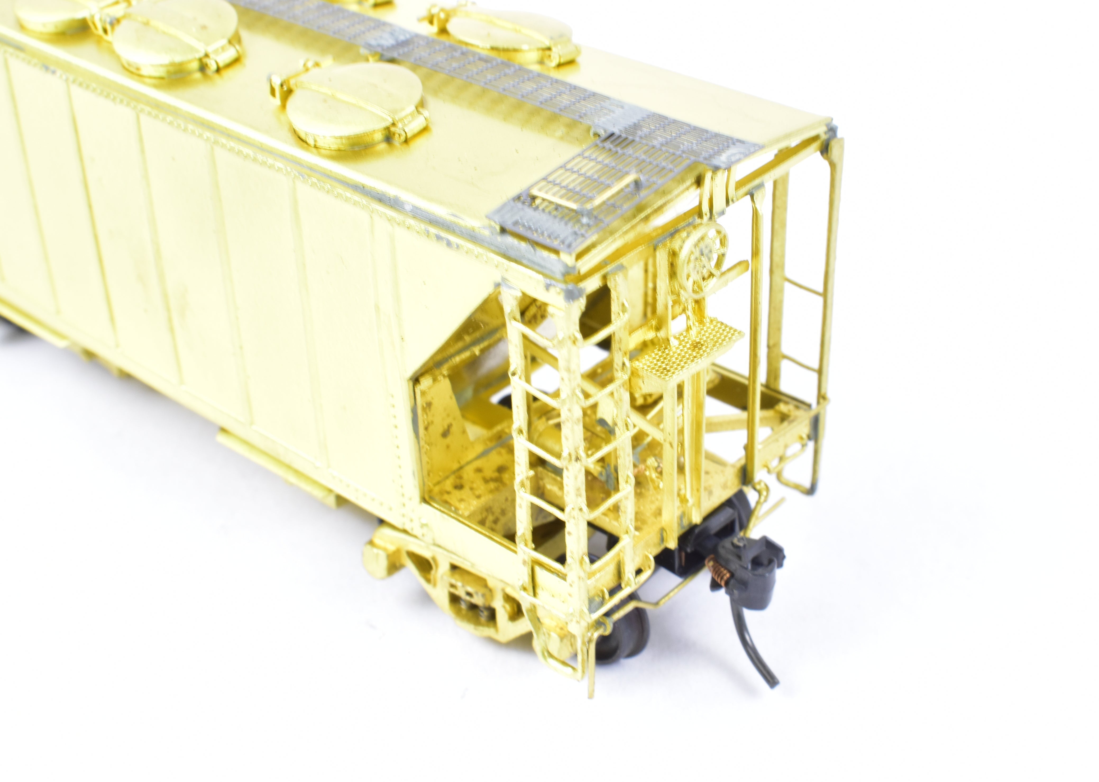 Rebuilt HO Brass 34' Covered Hopper with Round Hatches by Pecos River