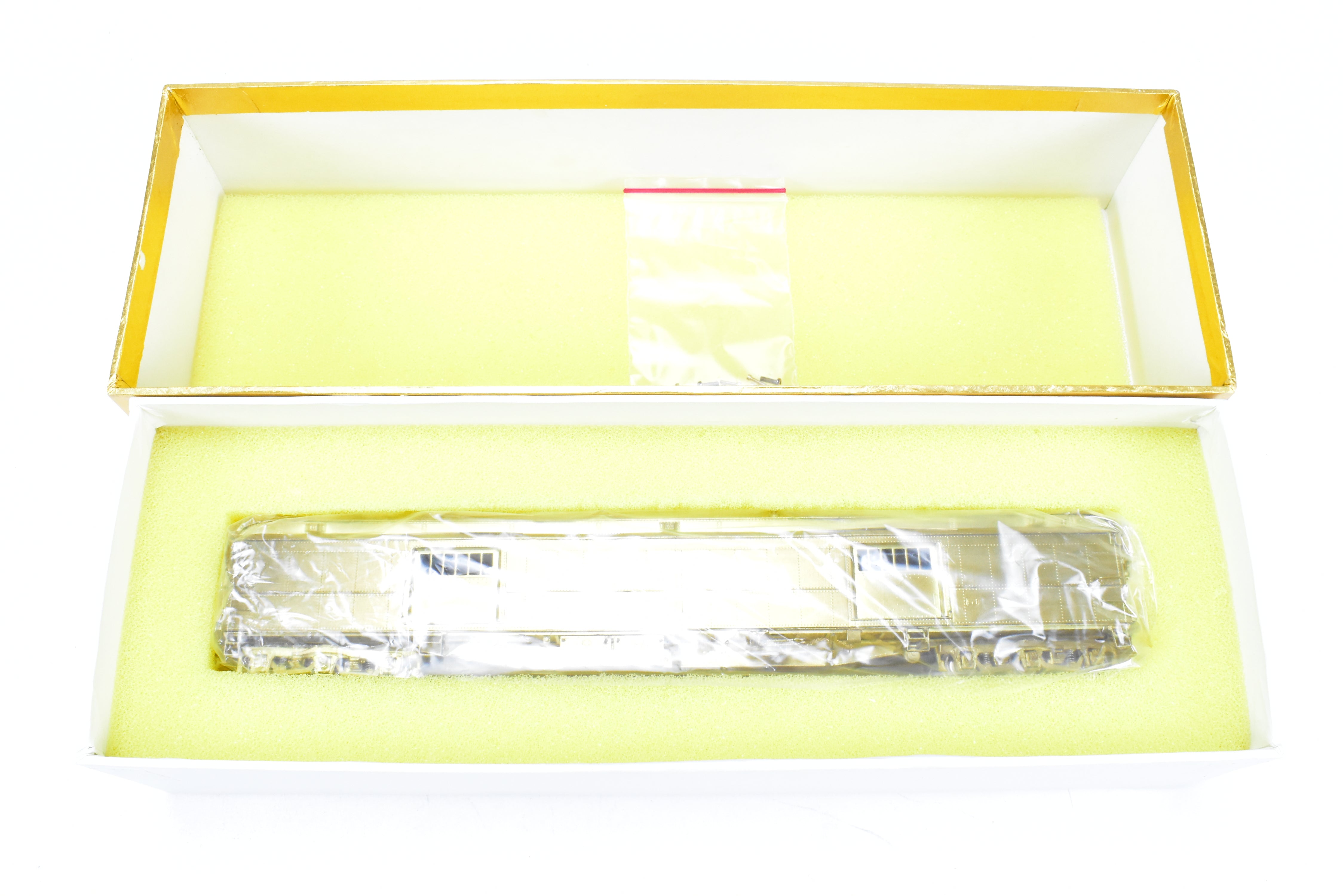 HO Brass Oriental Limited Great Northern HW Baggage Cars #400 - 416, Excellent Condition