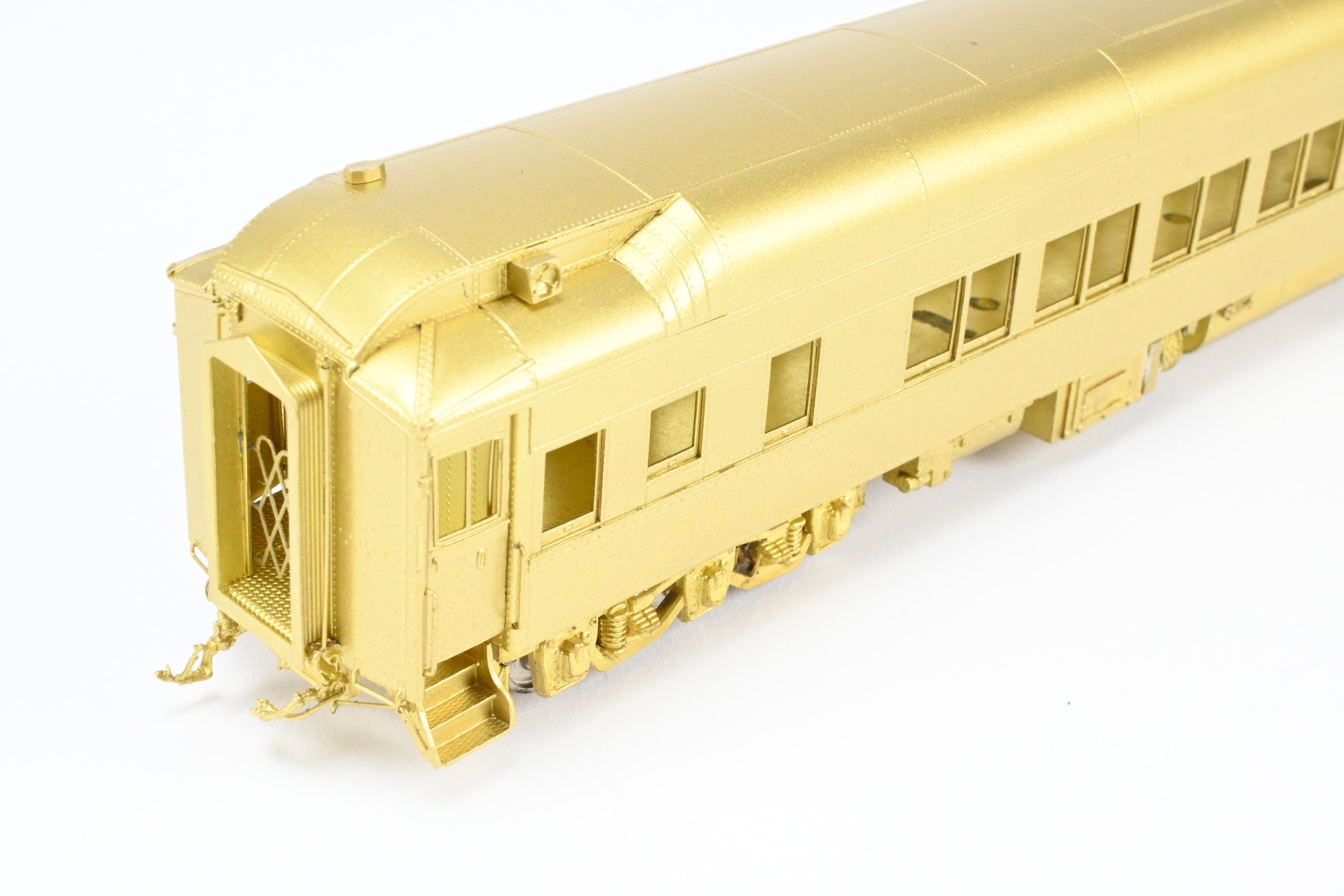 HO Brass Oriental Limited 16-Section Heavyweight Tourist Sleeper with Mechanical A/C