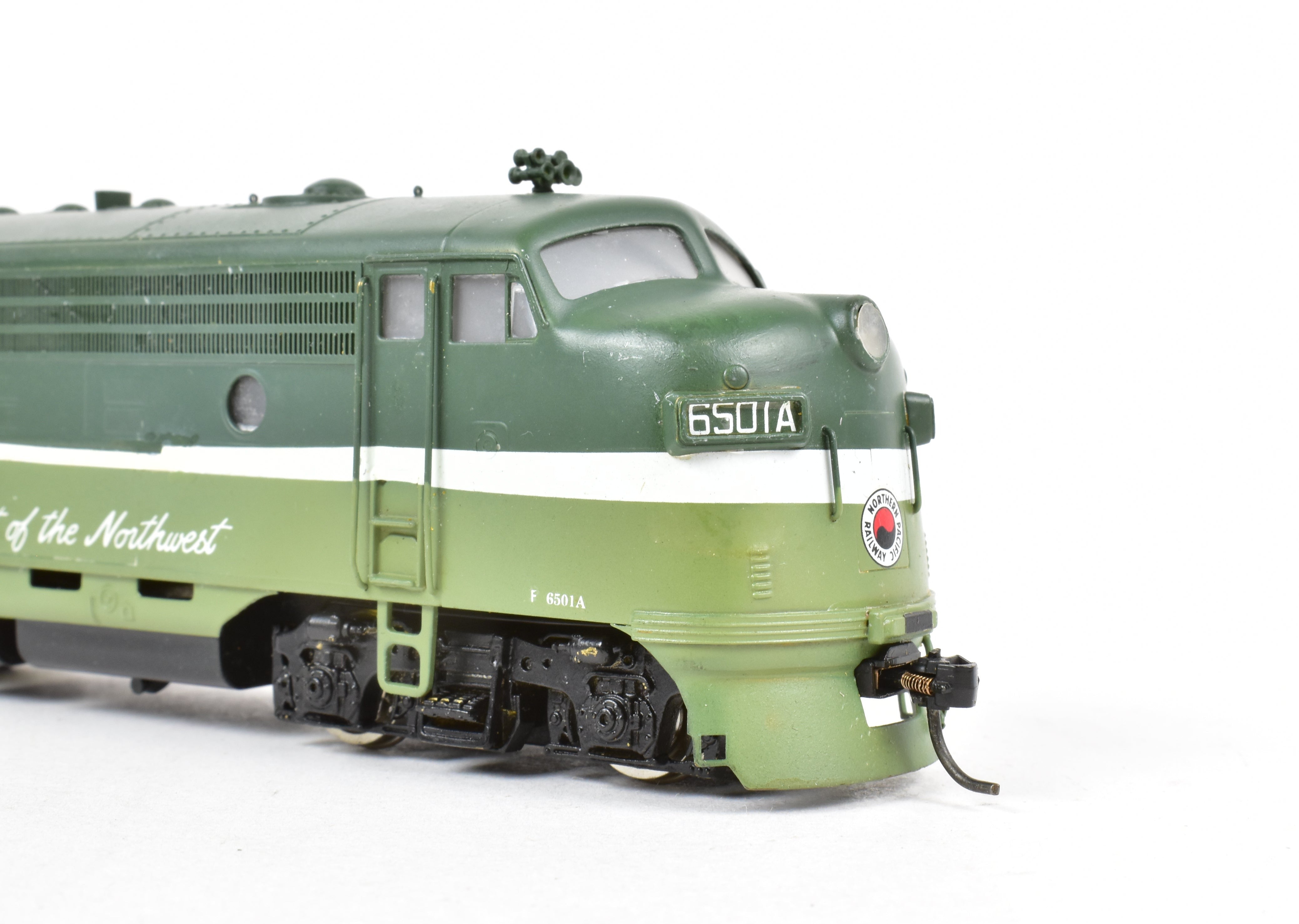 HO Scale Brass Model of Oriental Limited Northern Pacific EMD F7A Phase I Locomotive with Dynamic Brake, CP No. 6501A
