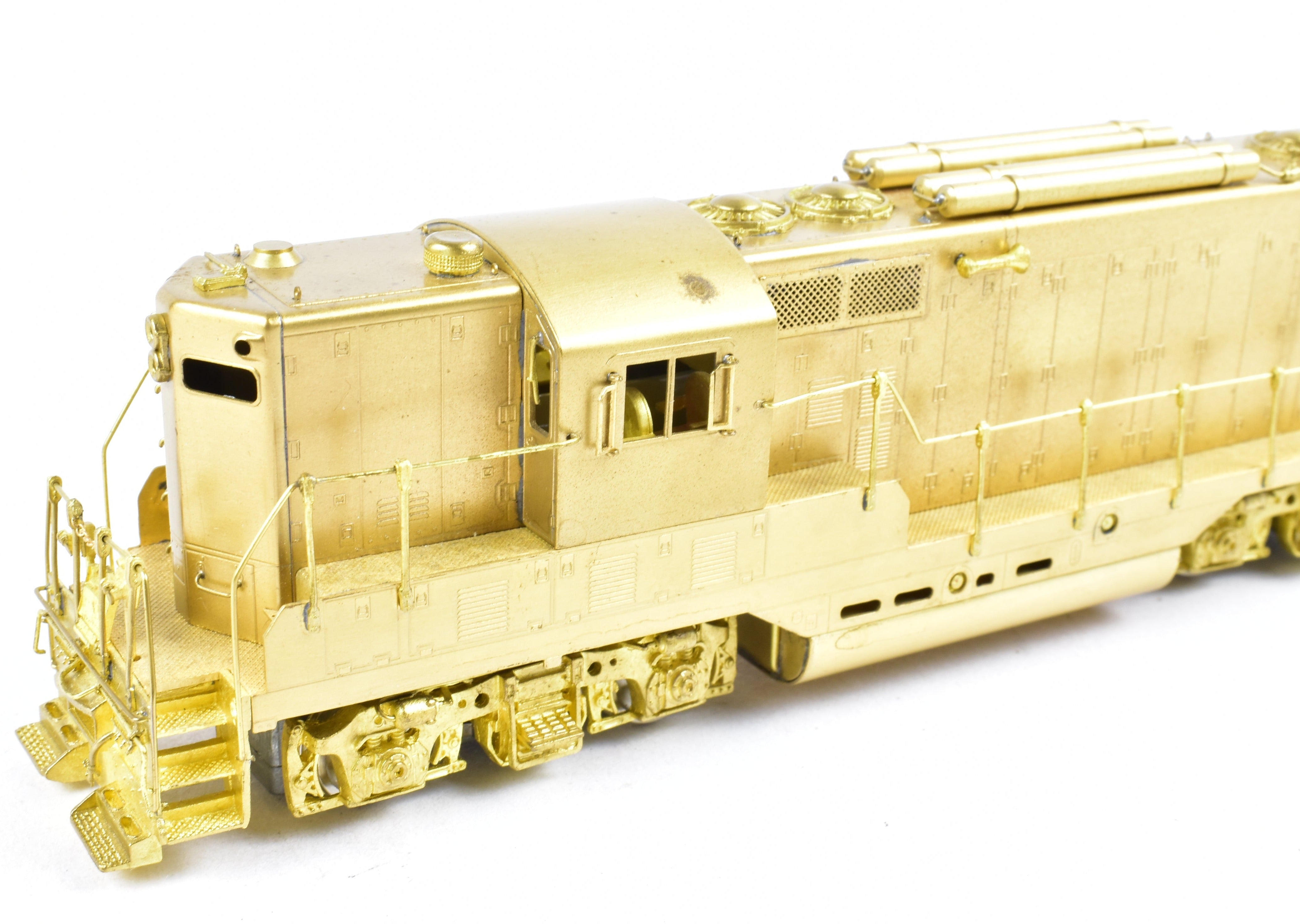 HO Brass Oriental Limited EMD GP7 1500 HP Non - Dynamic Passenger Model with Spares