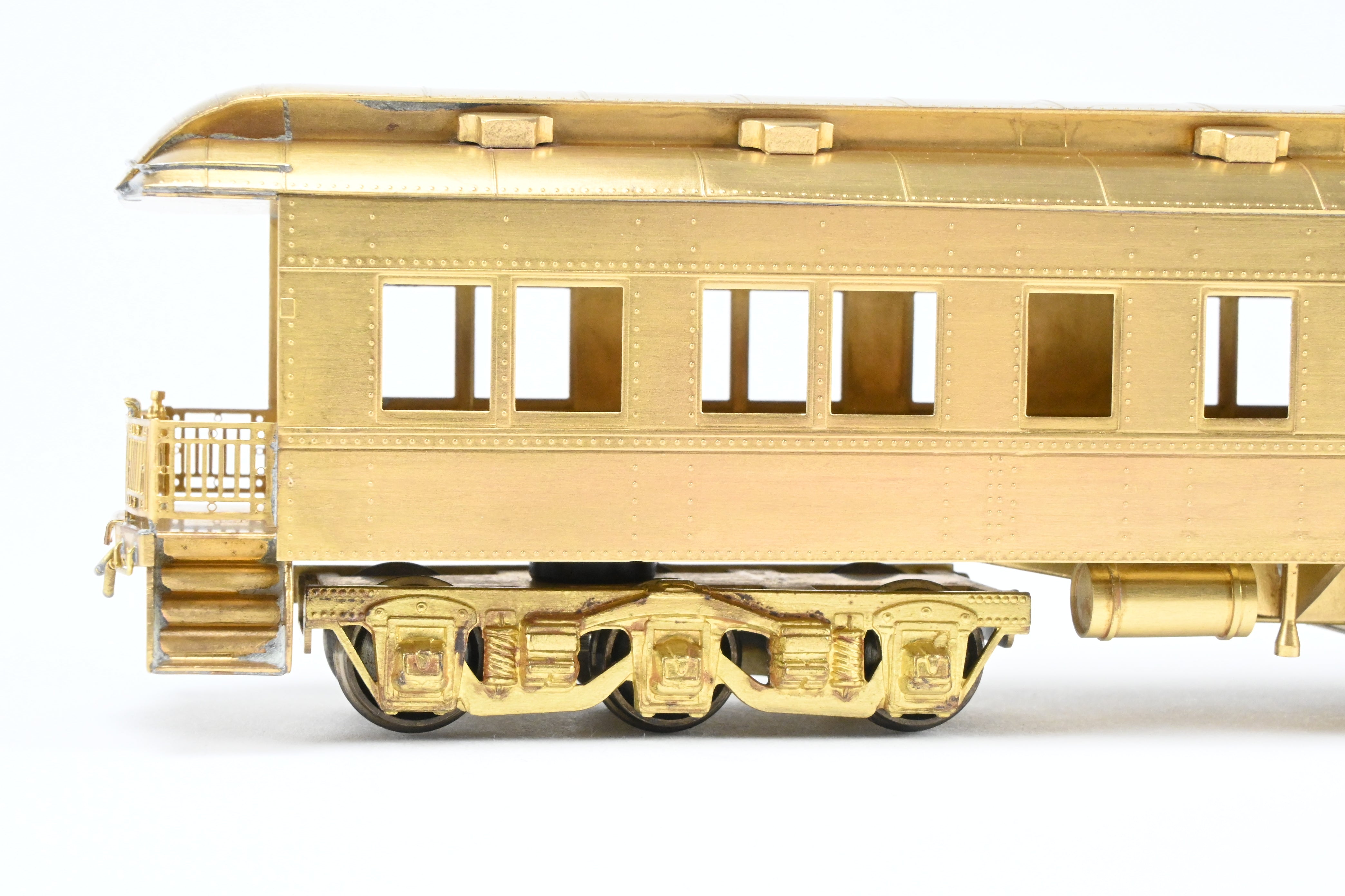 HO Scale Brass Soho 10-Section Lounge Observation Car - Mt. Hood Version