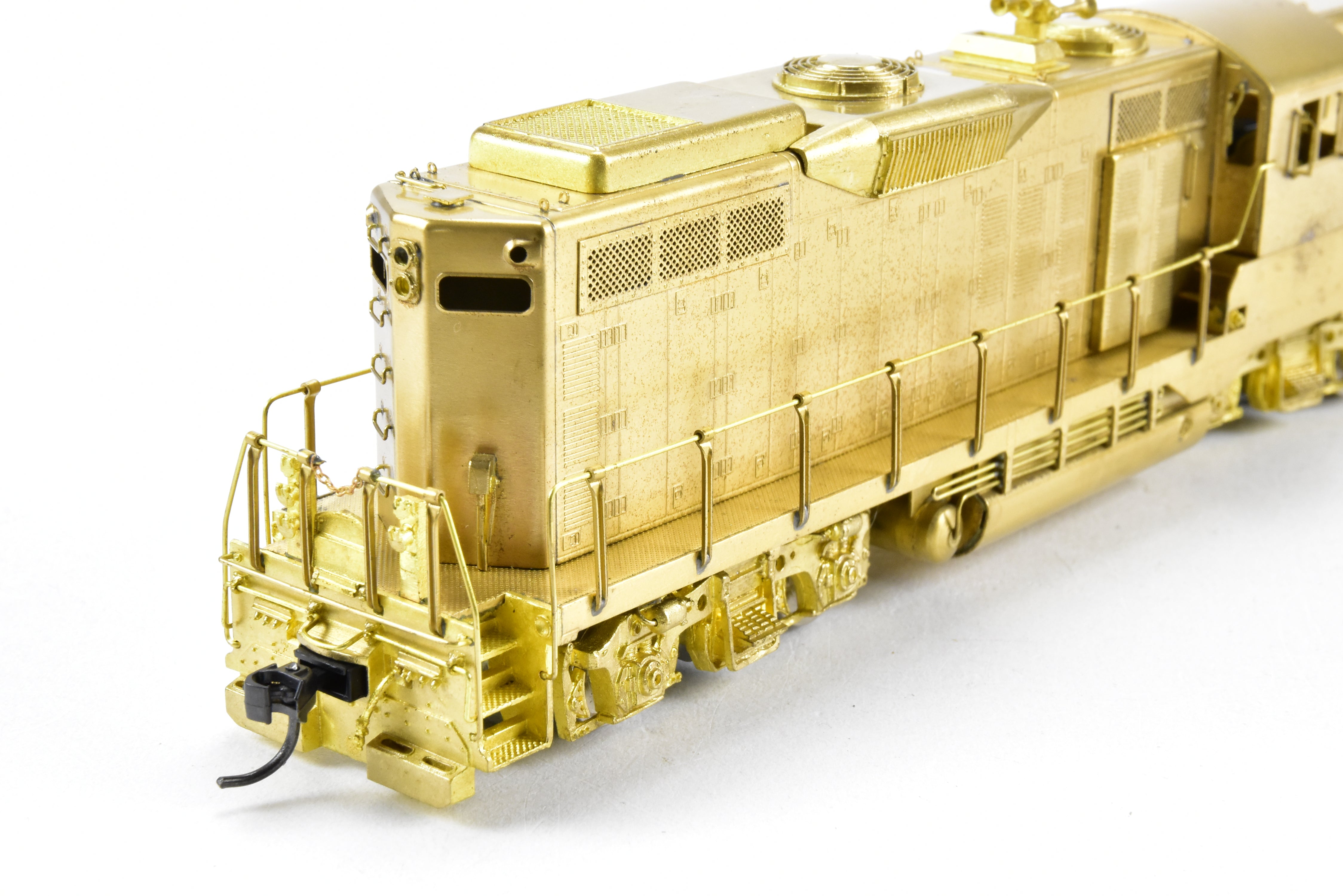 High - Quality HO Scale Brass Model of Oriental Limited Union Pacific EMD GP9 Locomotive with 1750 HP MA Version