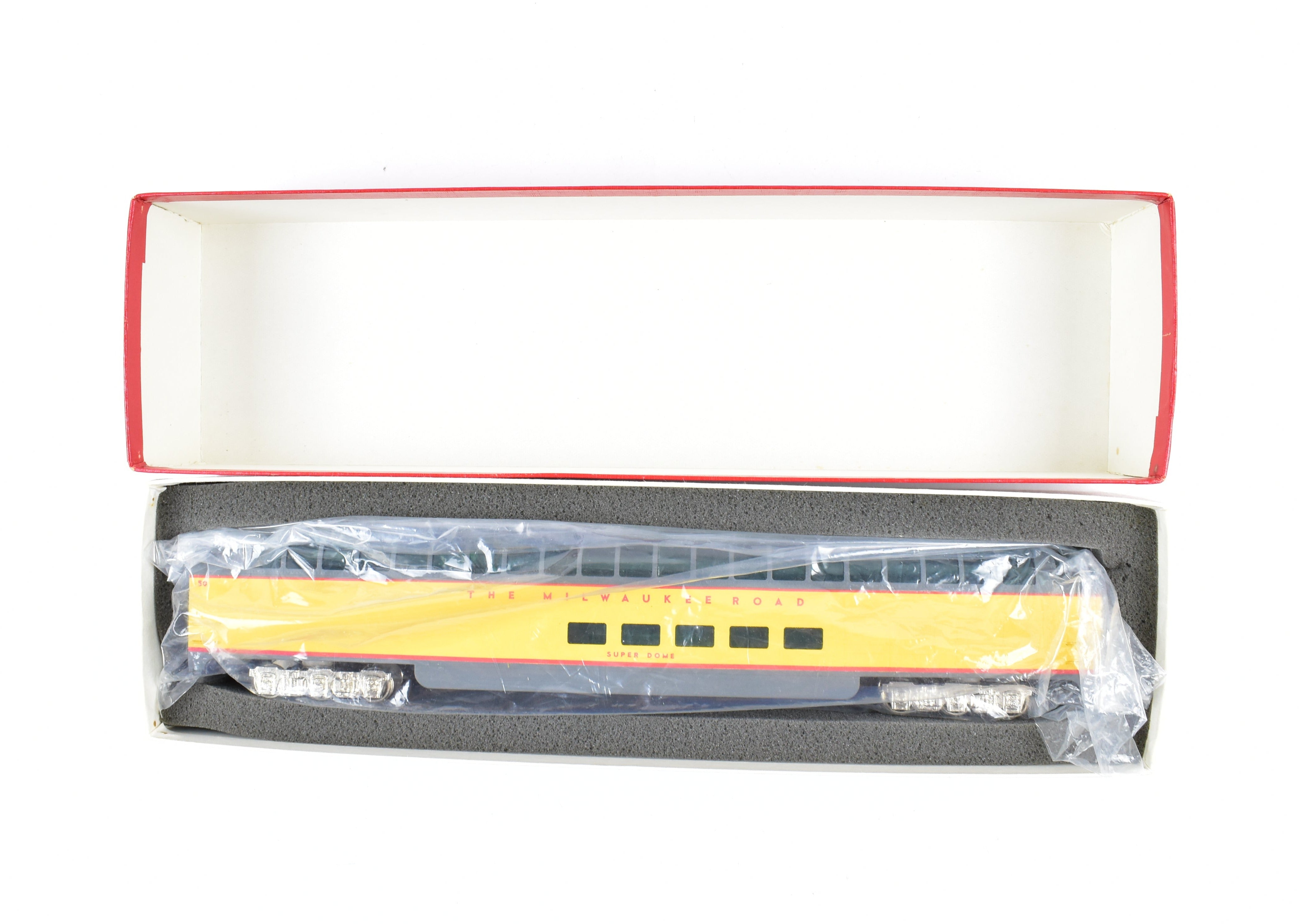 HO Scale Brass Soho Milwaukee Road #50 Super Dome Model with Tinted Glazing