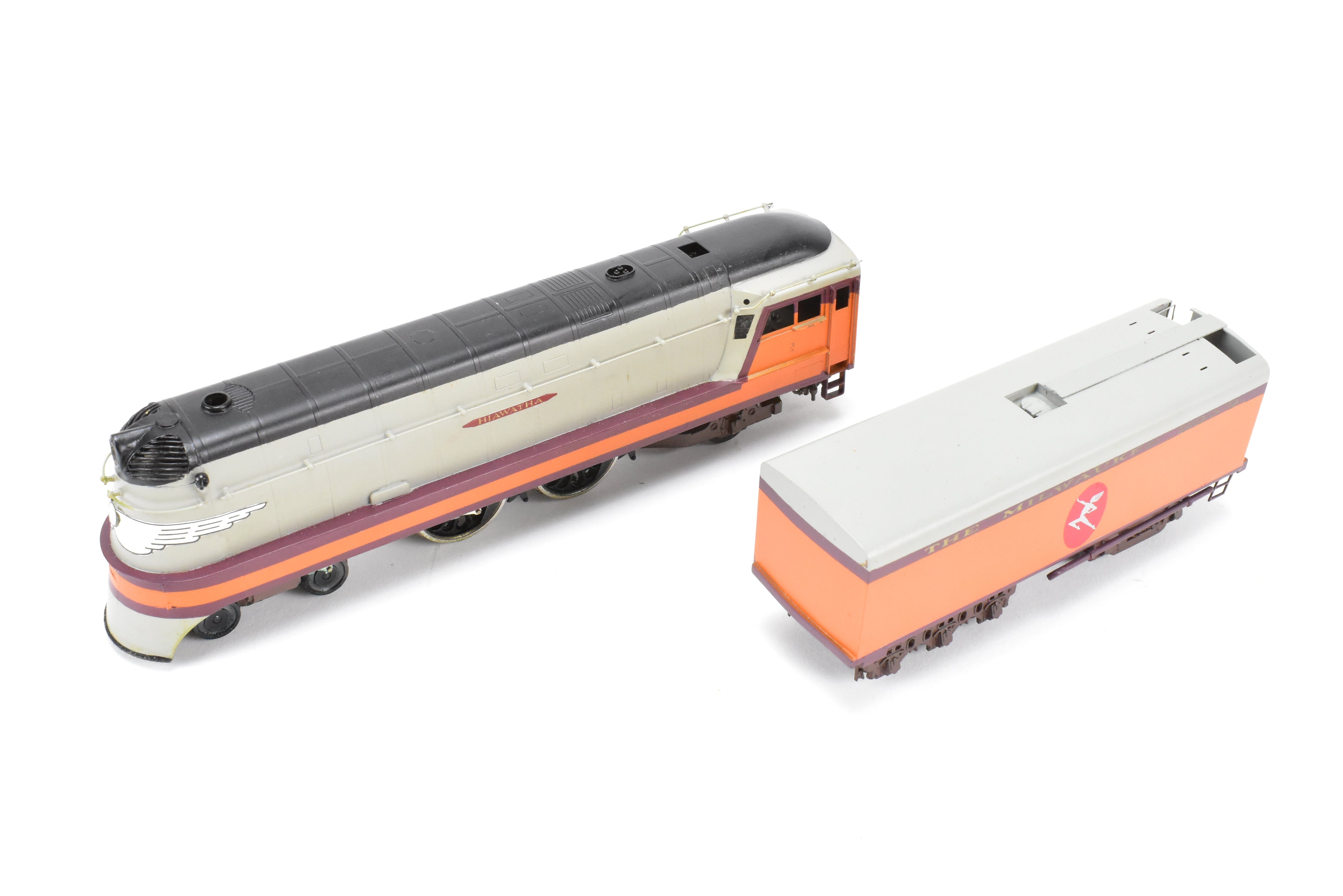HO Scale Brass NPP Nickel - Plated Milwaukee Road Class A 4 - 4 - 2 Streamlined Hiawatha Atlantic w/Slight Foam Damage