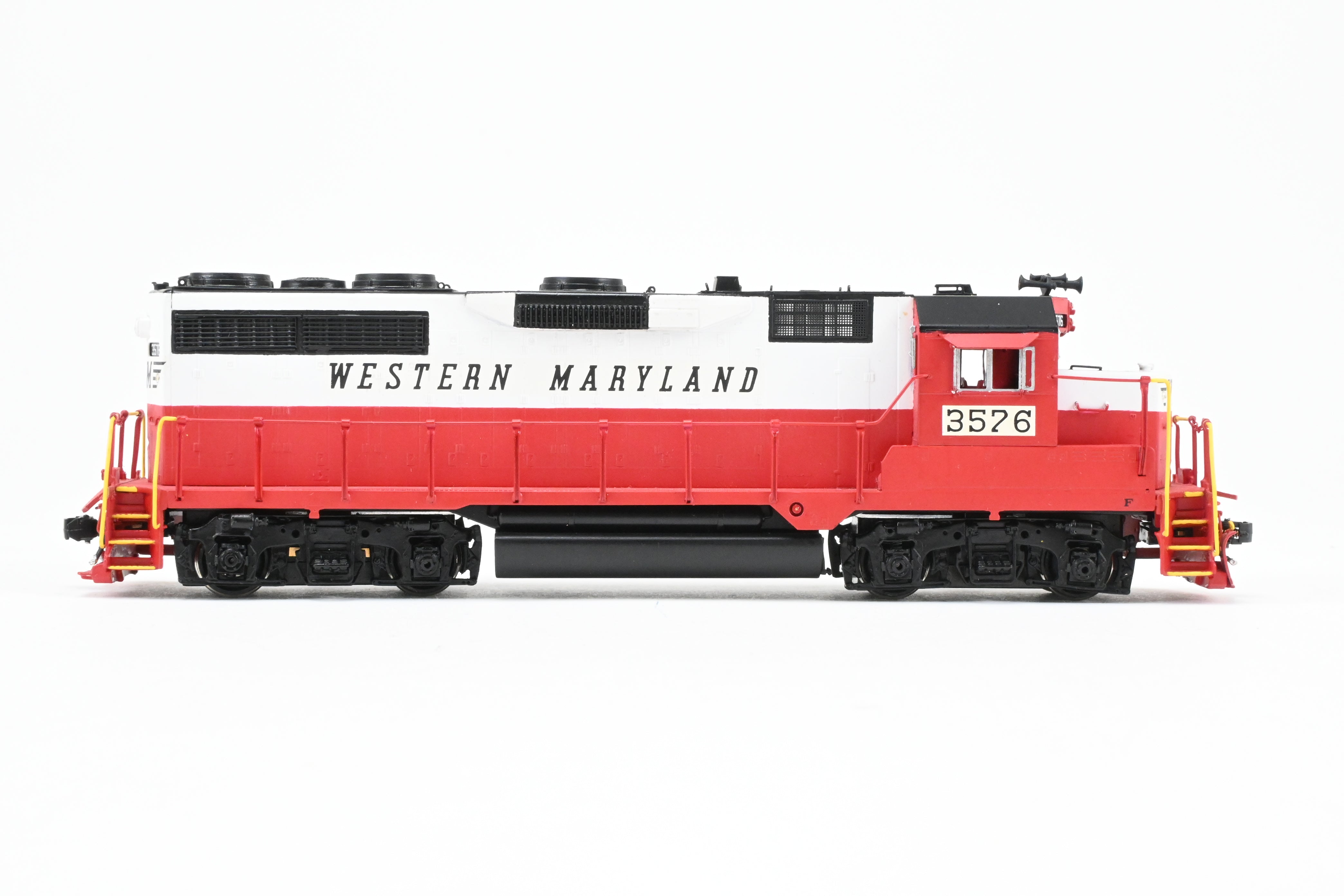 HO Scale Brass Model Train - Western Maryland EMD GP35 2500HP Low Hood Freight Locomotive No. 3576 by Oriental Limited