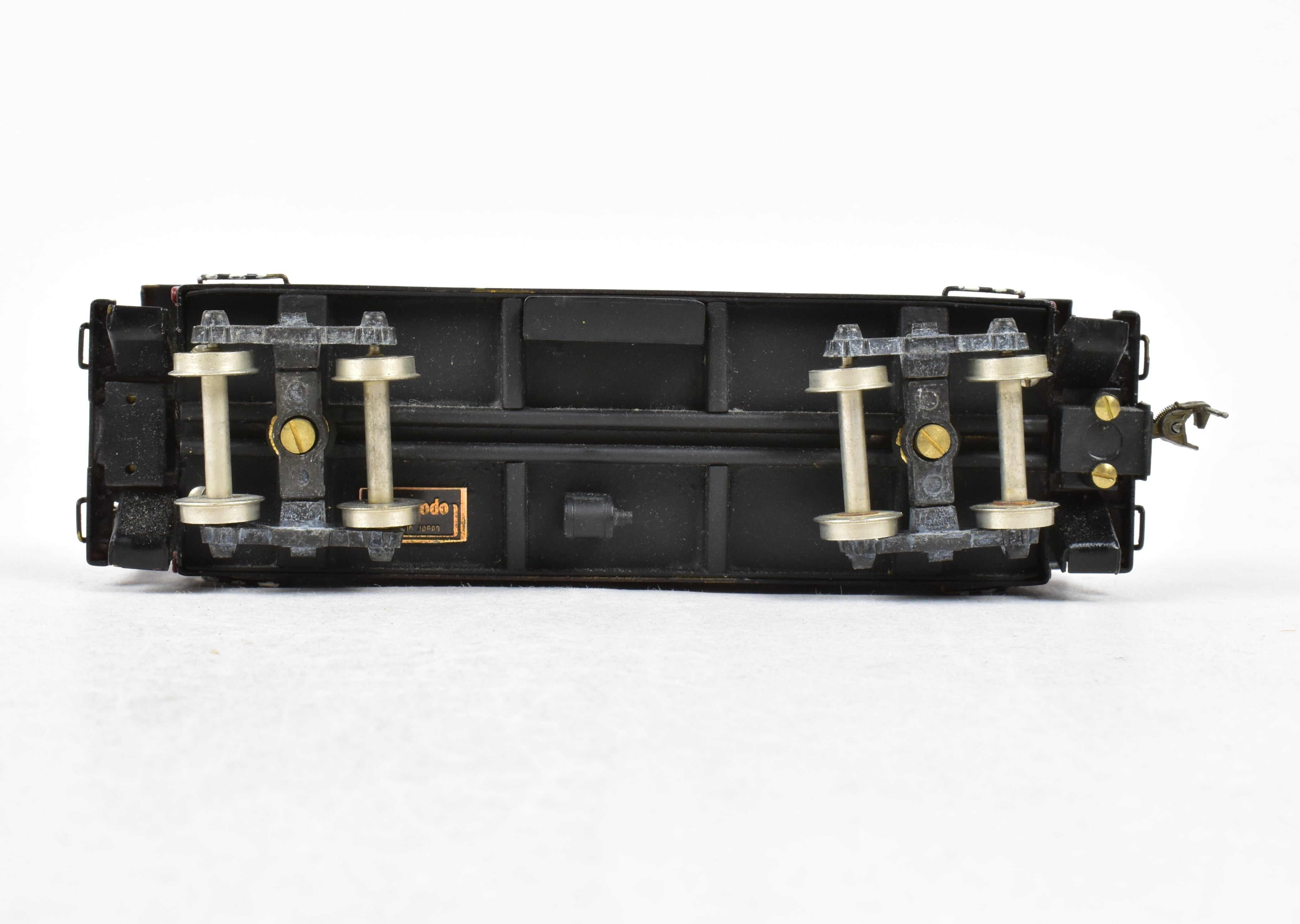 HO Scale Brass PFM - Tenshodo Great Northern Steel Caboose Factory Painted in 'As - Is' Condition for Model Train Enthusiasts