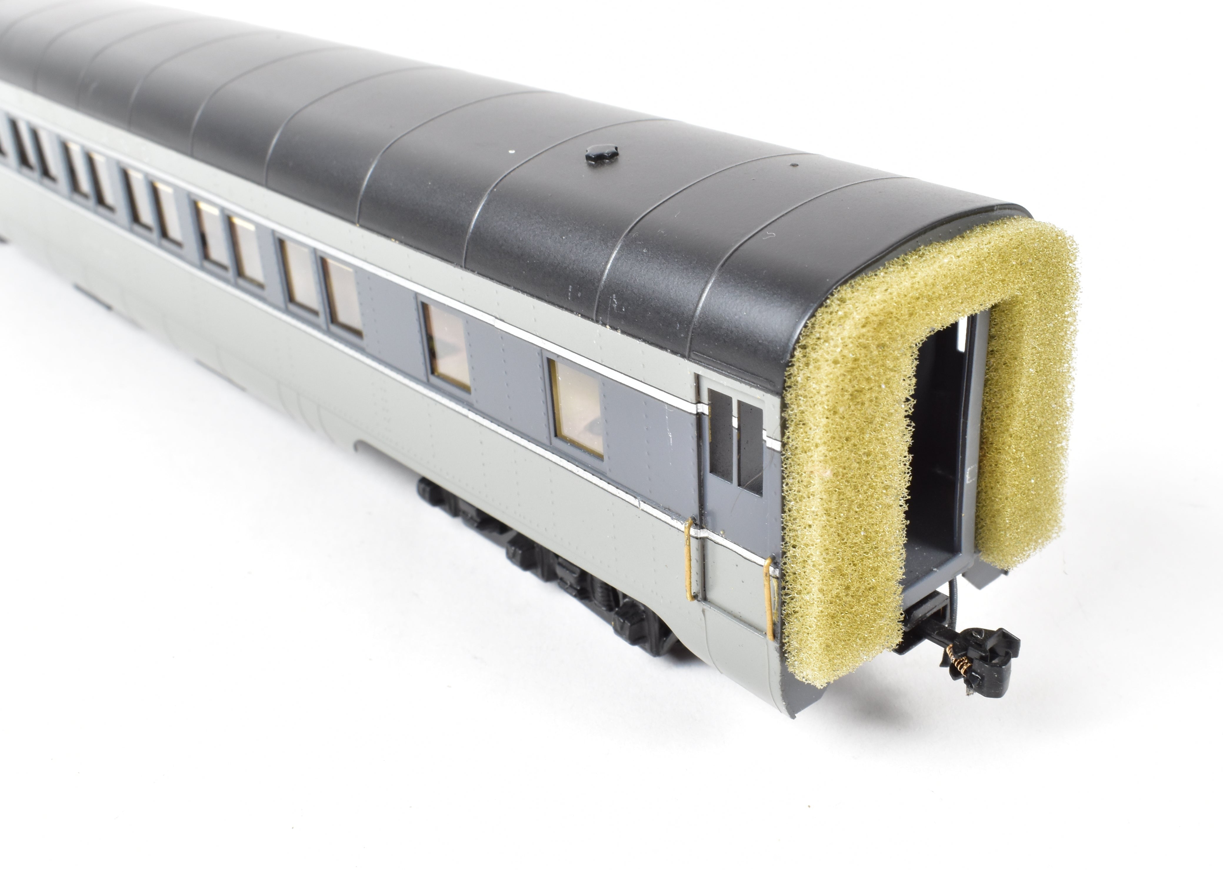 HO Scale Brass Model Train Set - Oriental Limited SP/UP/C&NW UP Union Pacific The Forty Niner 8-Car Set in Two-Tone Gray with Overland Lettering