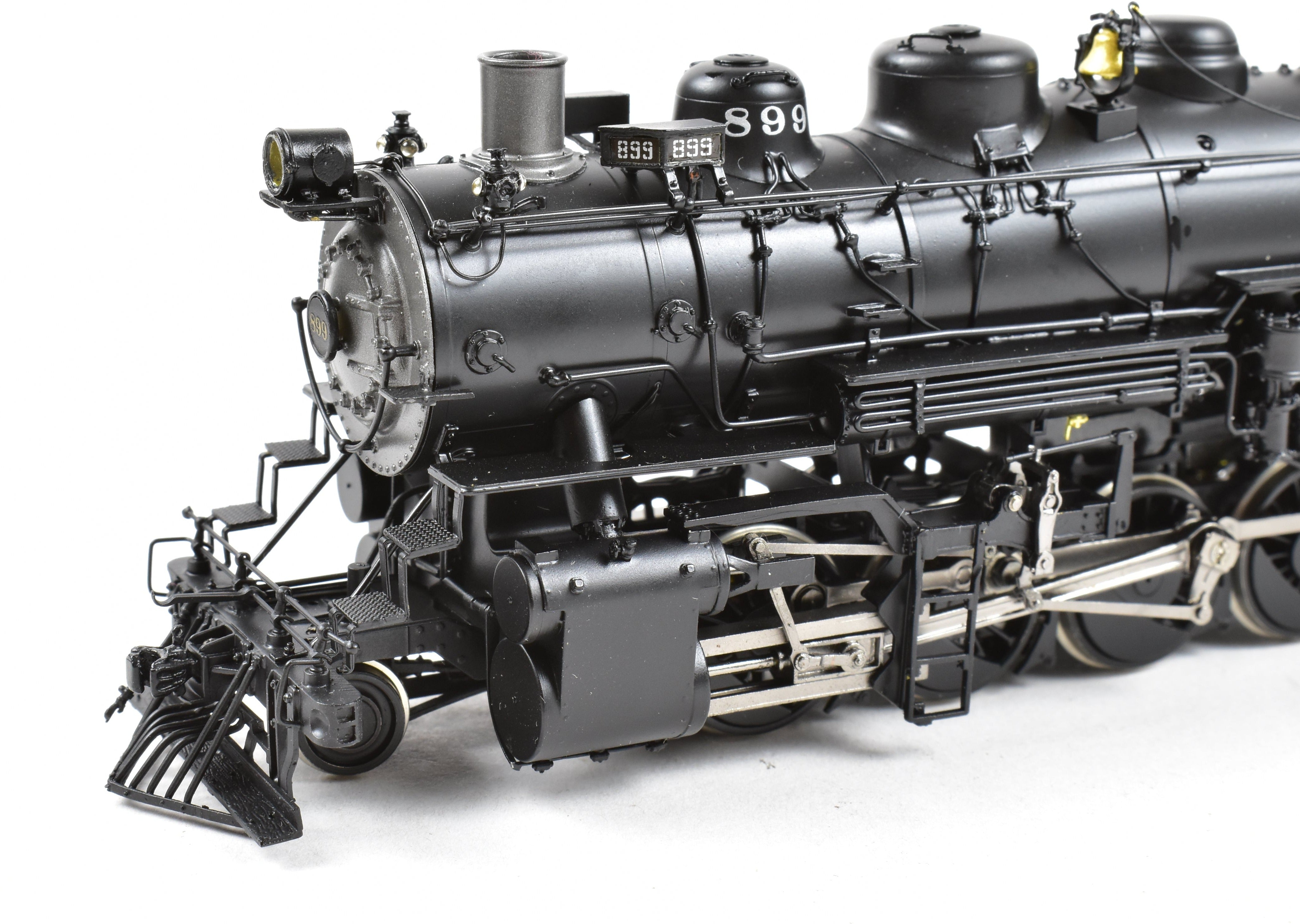 HO Scale Brass Division Point AT&SF 2-8-2 FP #899 with 8500 Gal Coal Tender