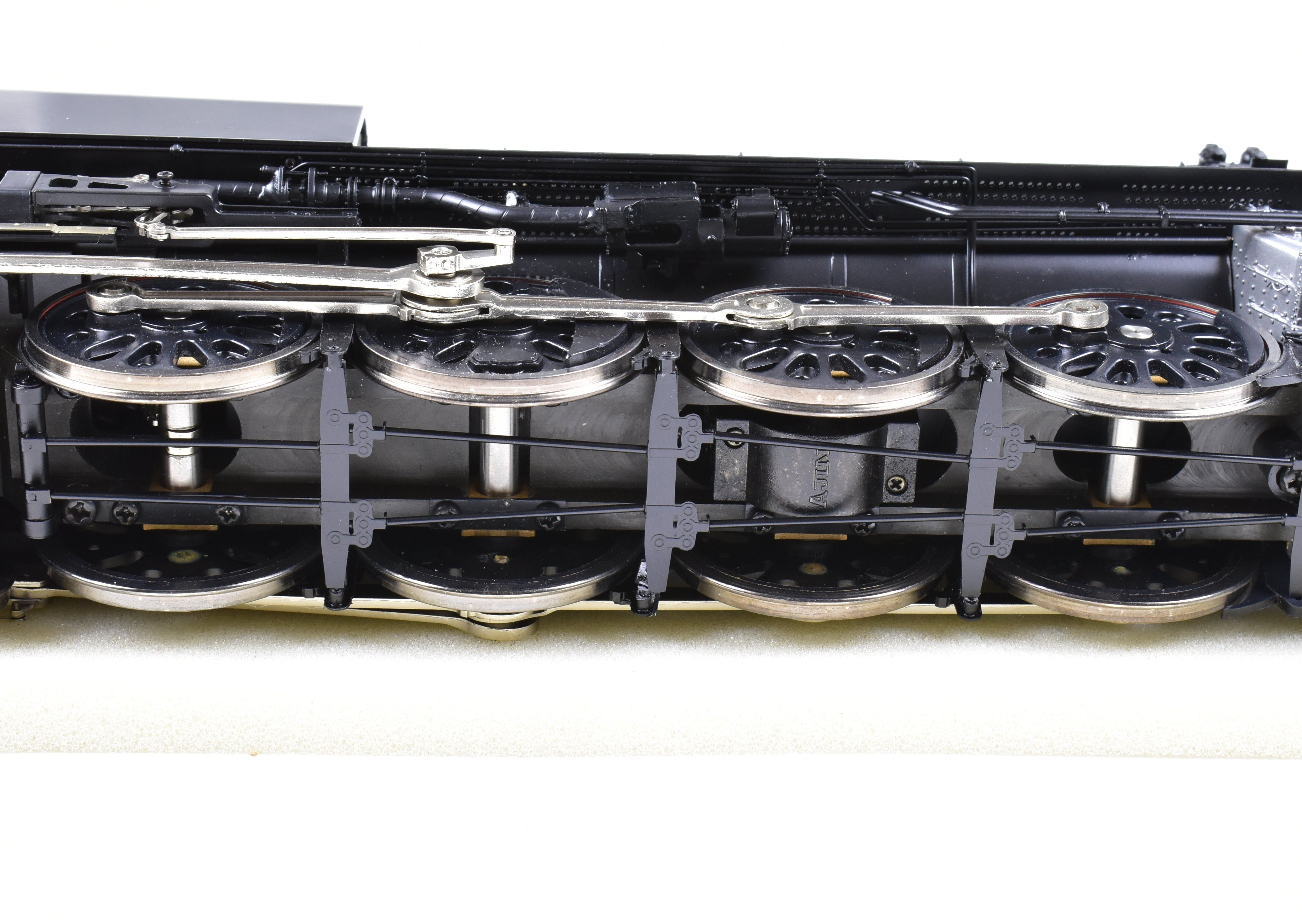 O Scale Model Train - Overland Models, Inc. Union Pacific FEF - 3 4 - 8 - 4 Steam Locomotive from the 1996 - 1997 Excursion Era