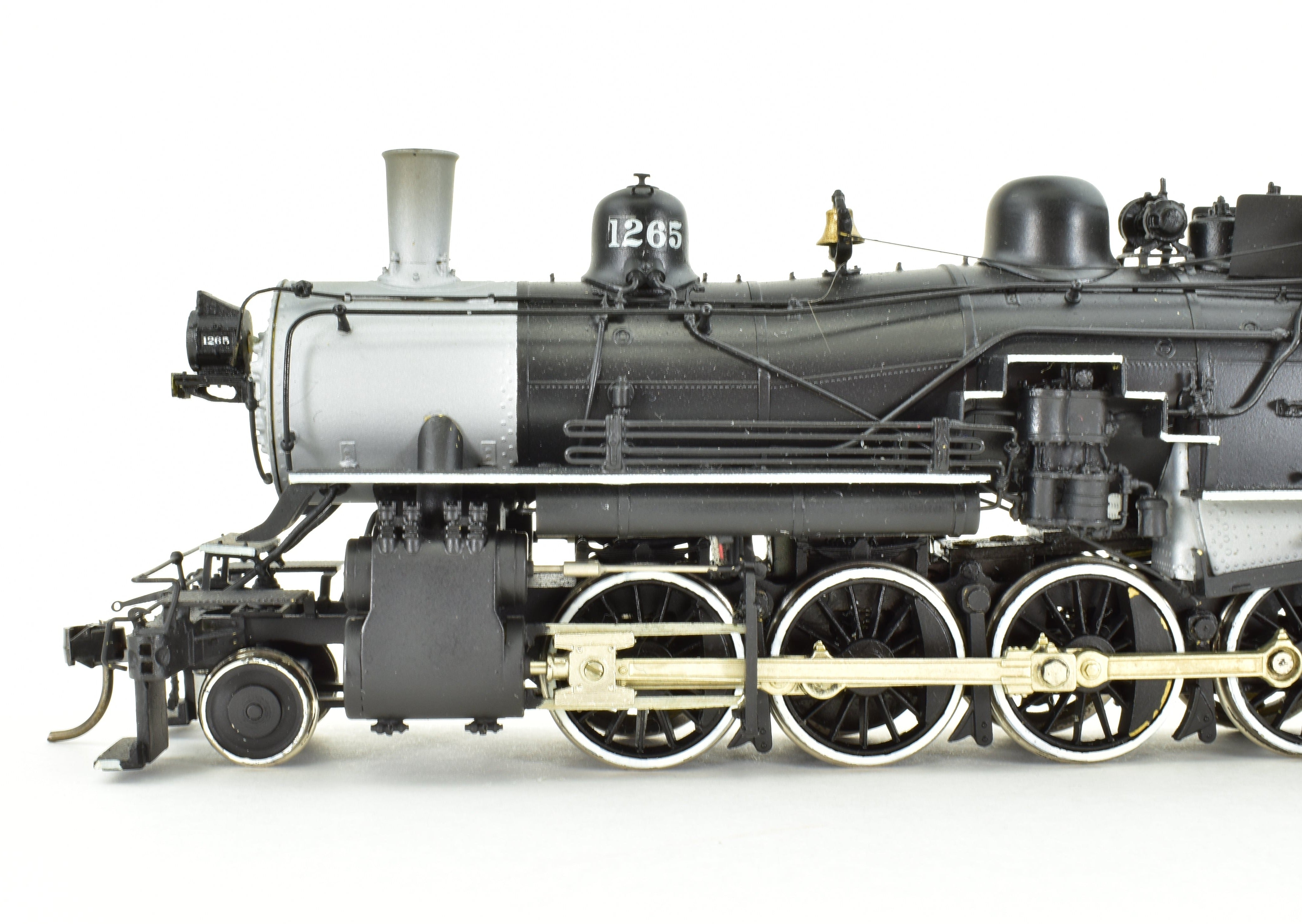 HO Brass W&R Enterprises Northern Pacific Y-2 2-8-0 Pro-Painted with ESU/LokSound DCC/Sound