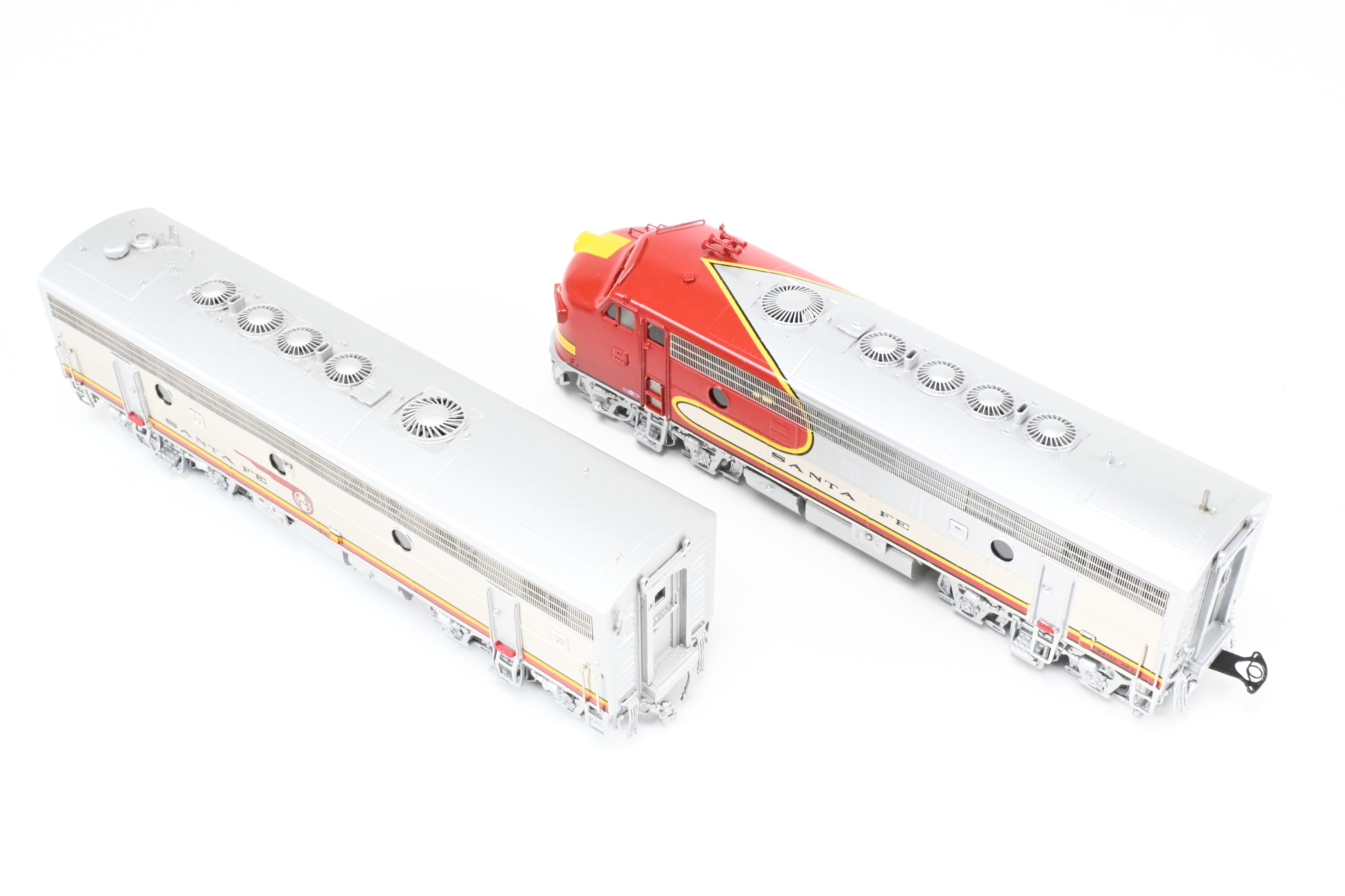 HO Scale Brass Model Train Set - Overland Models Inc. ATSF - Santa Fe EMD F7 A - B - B - A Set #1 (1950's Era FP) with Cars #42L, 42A, 42B, 42C