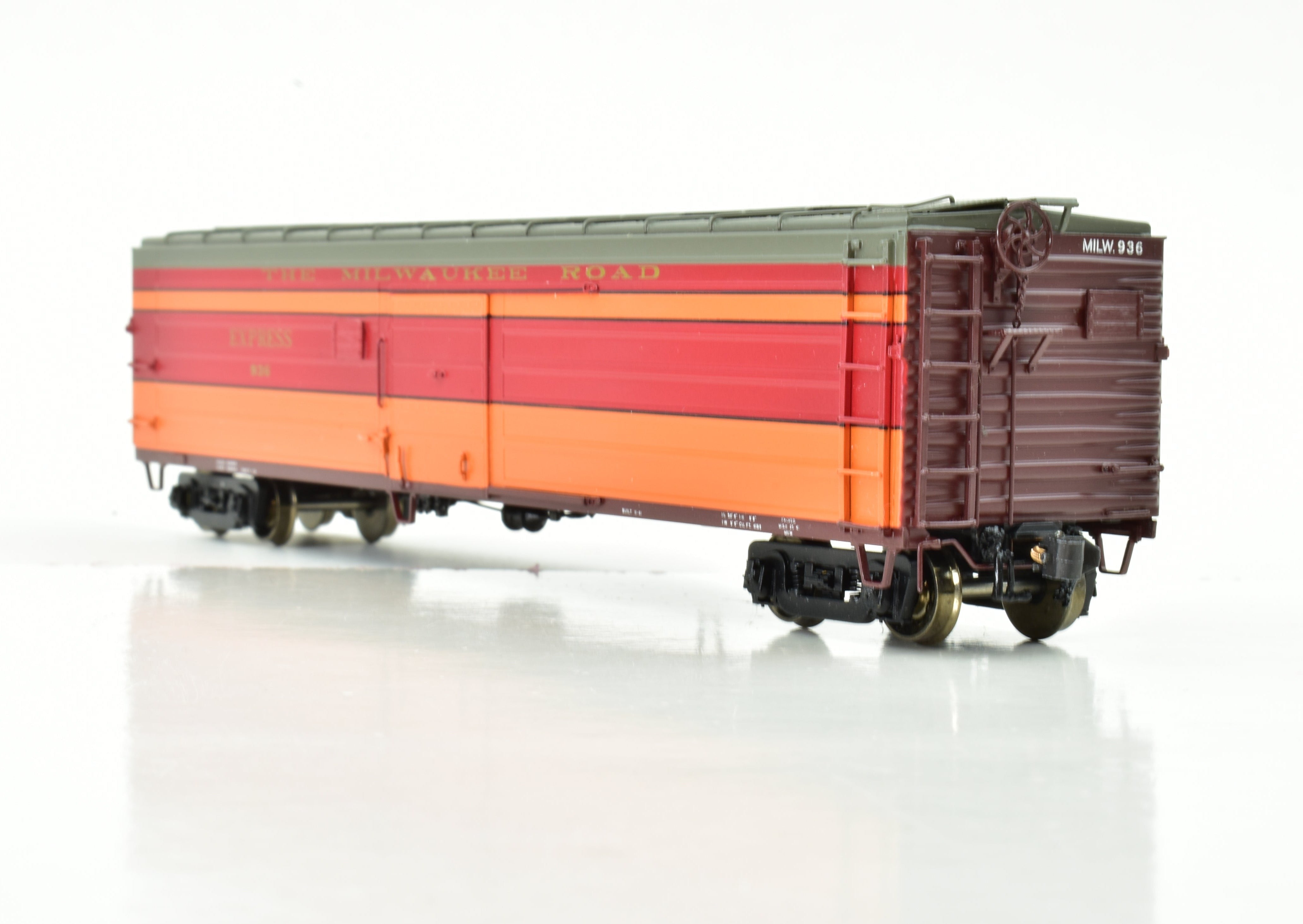 HO Scale Brass Milwaukee Road 50' Passenger Express Boxcar #936 Factory Painted