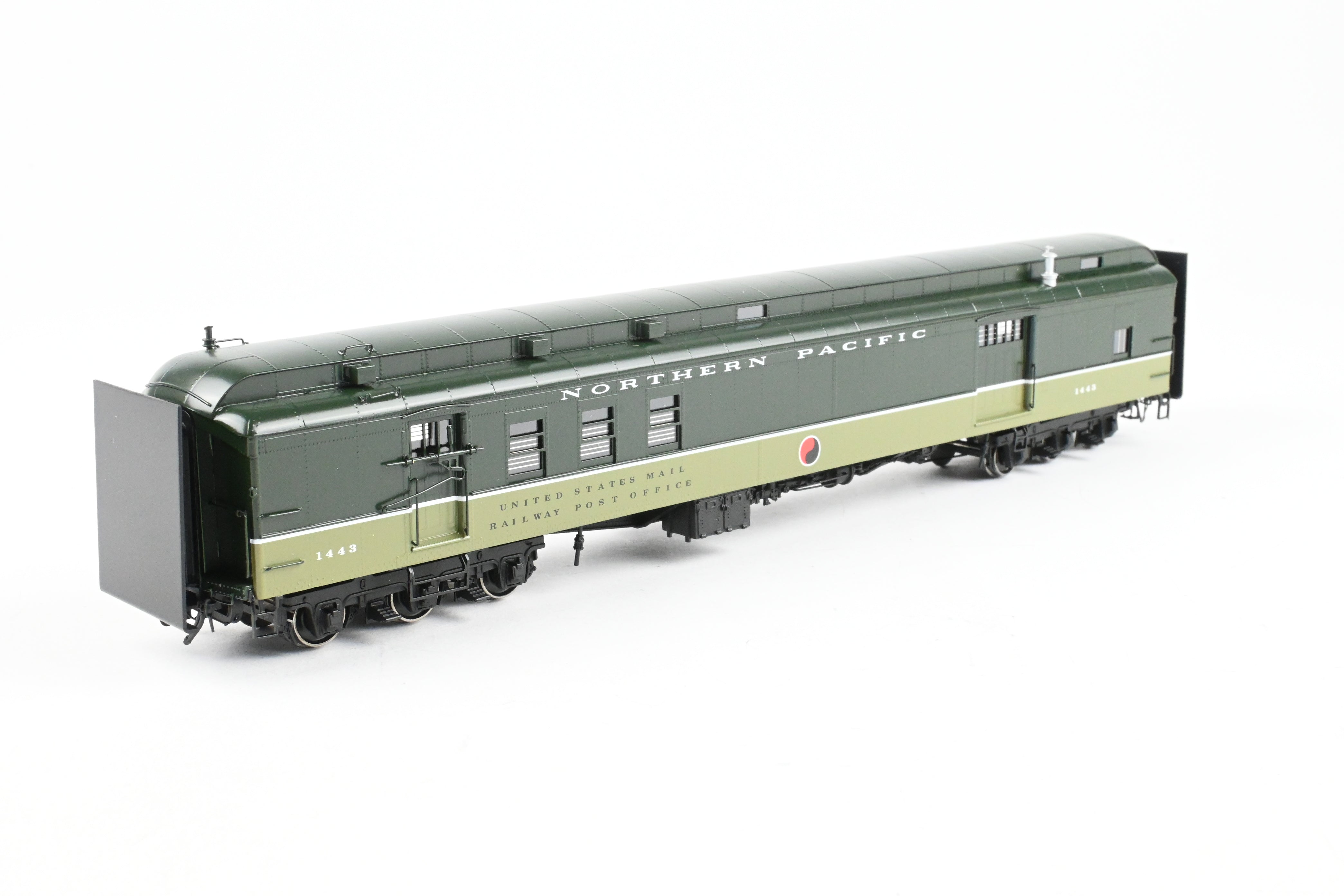 HO Scale Brass Northern Pacific Mail & Express Car FP Loewy No. 1443 by W&R Enterprises
