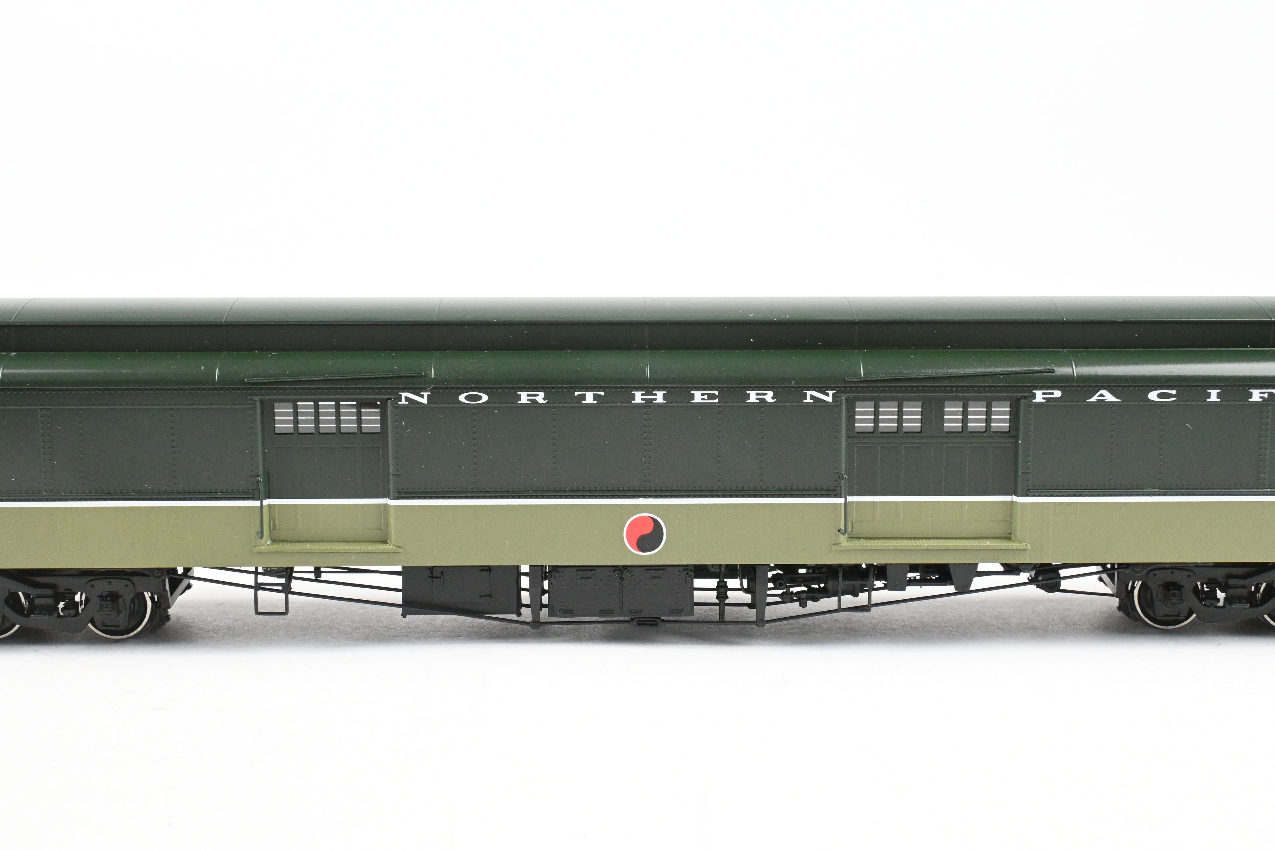 HO Brass W&R Enterprises NP - Northern Pacific Factory - Painted Loewy Truss Rod Baggage Car No. 1599