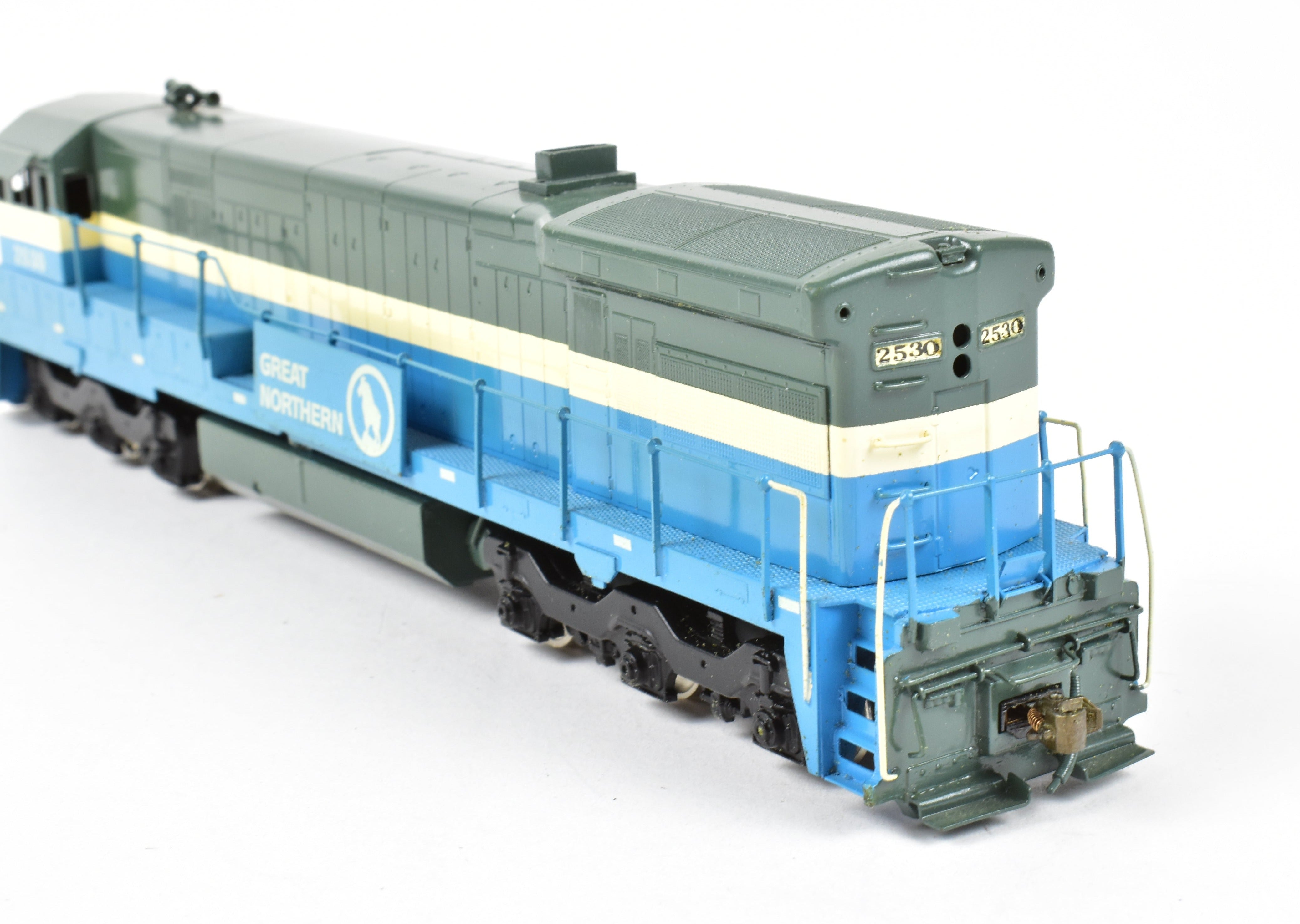 HO Scale Brass ALCO Model - Great Northern General Electric U - 33C Diesel Locomotive with Custom Painting