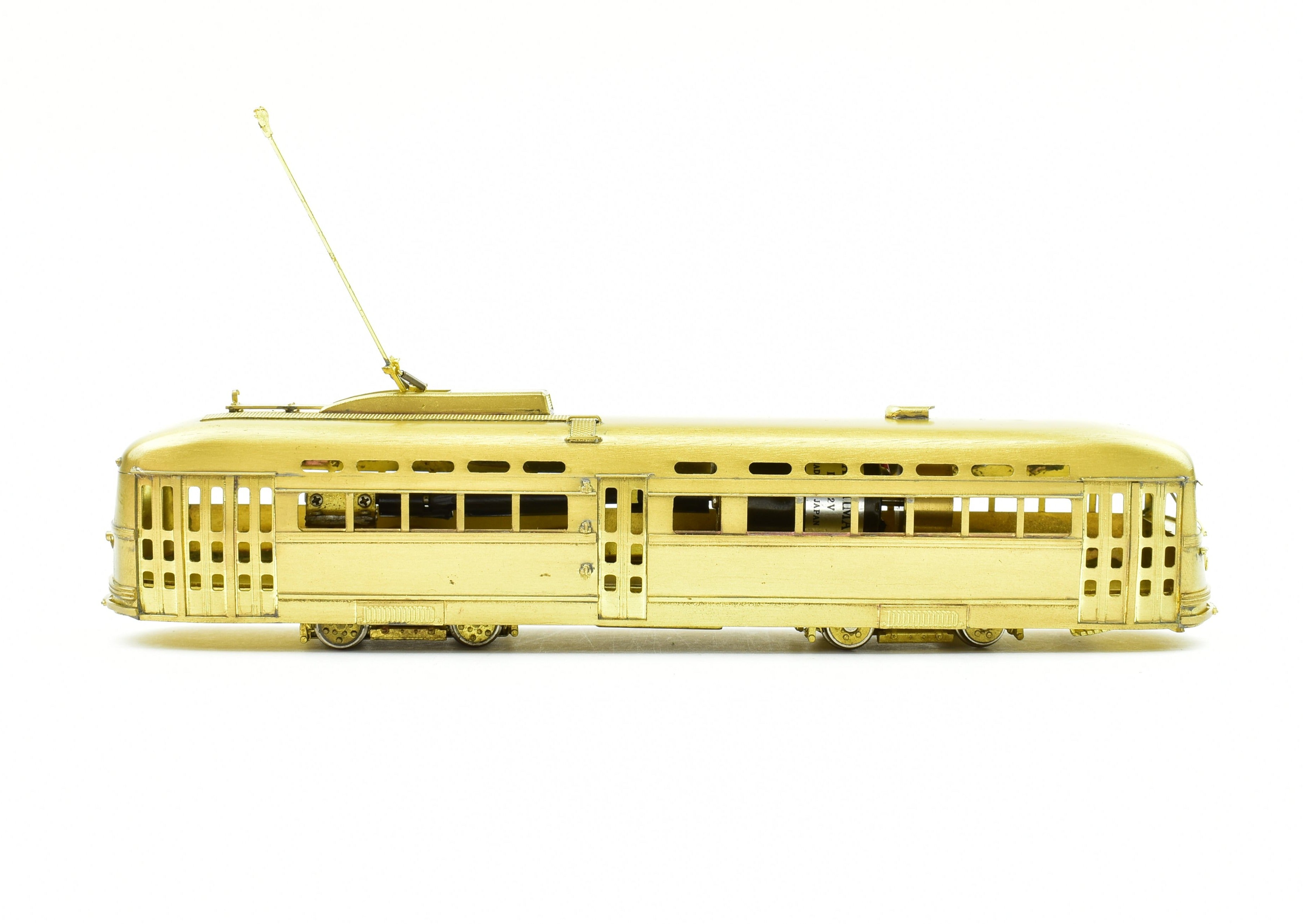 HO Scale Brass Model Train - The Car Works CSL Chicago Surface Lines 1946 Pullman Green Hornet PCC Car Replica