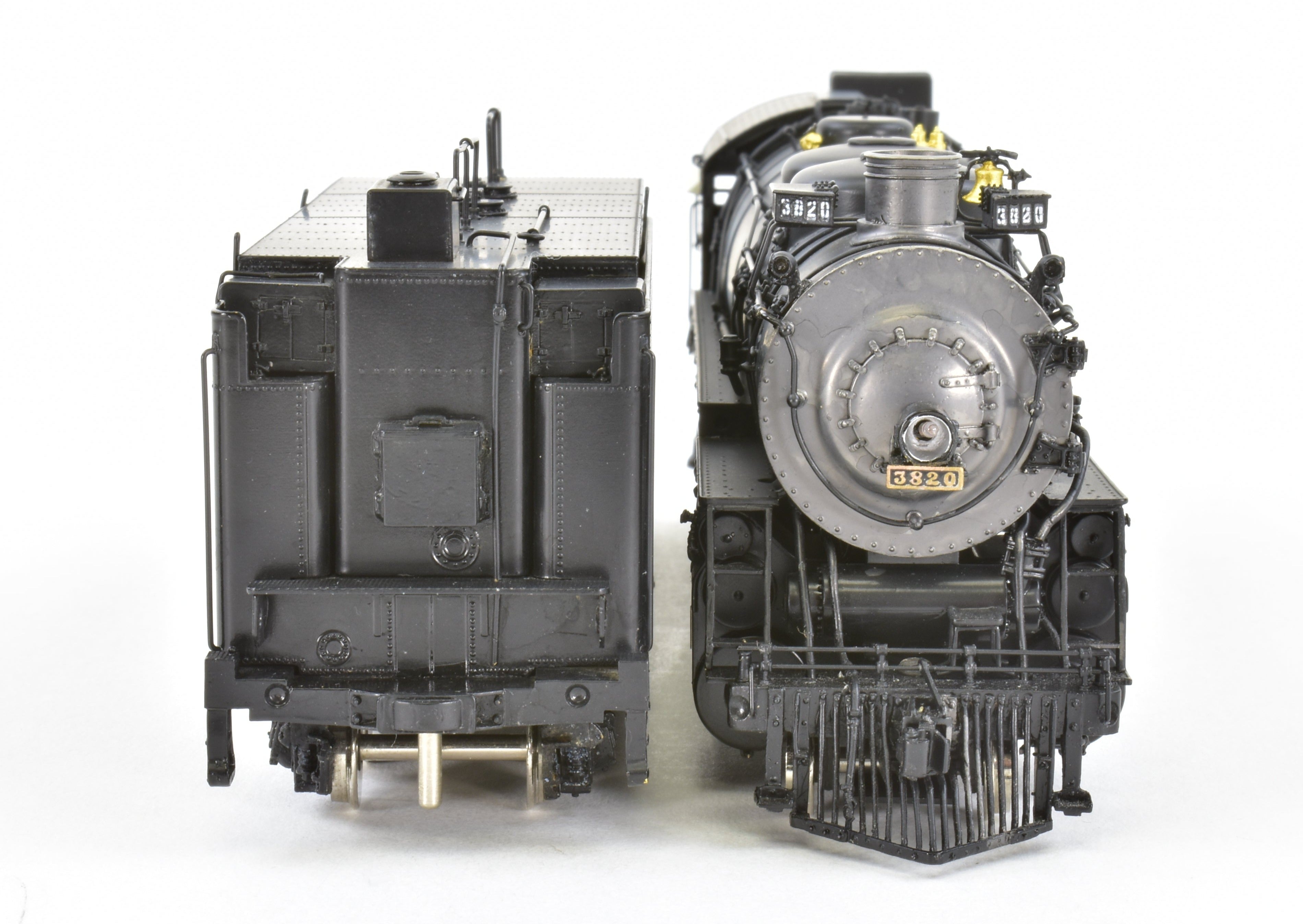 High - Quality HO Scale Brass Model Train Key Imports ATSF - Santa Fe 2 - 10 - 2 No. 3820 Factory - Painted CS - 52 for Model Railroading Enthusiasts