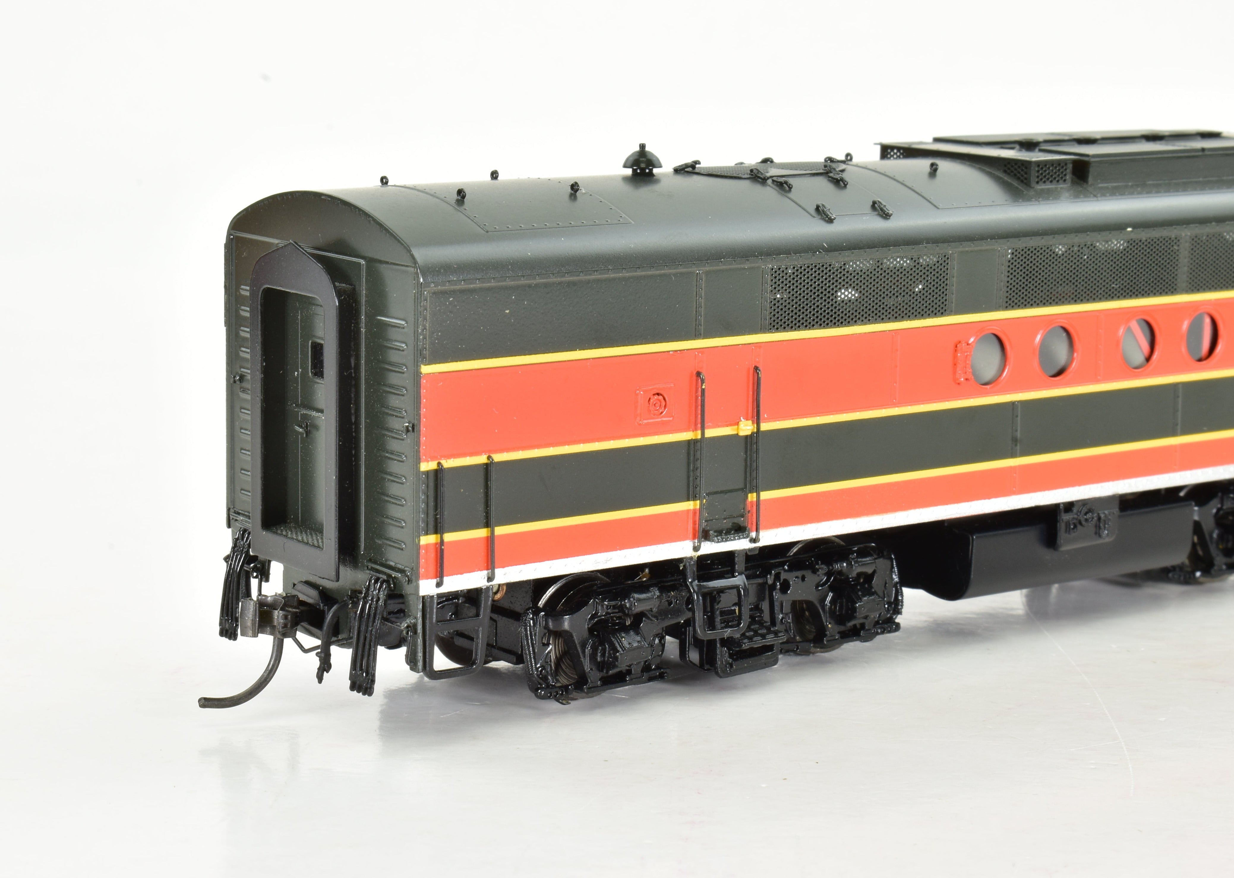 HO Scale Brass Division Point (DVP) Great Northern EMC FTA/B Set with Factory Painting and High - Quality Details