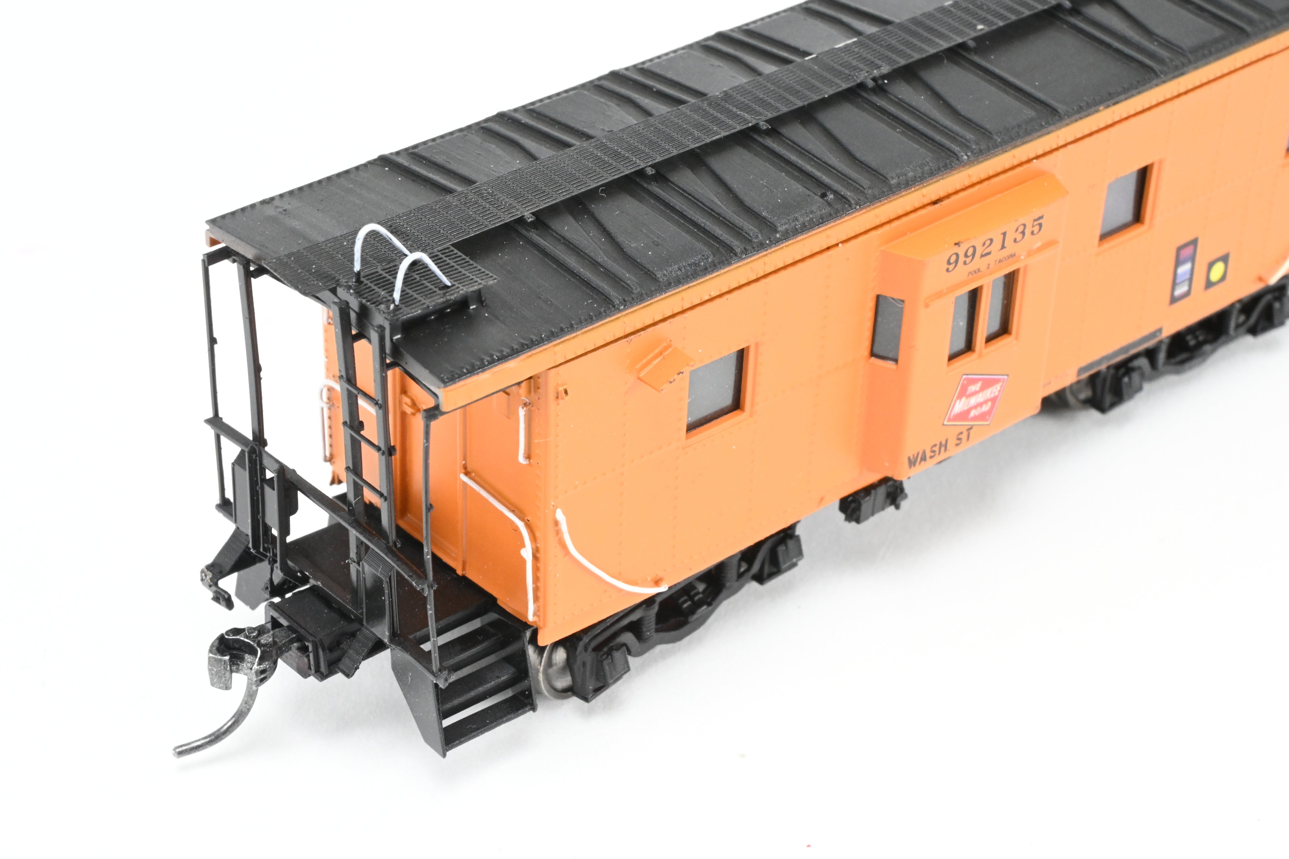 HO Scale Model Railroad - Custom Built 3D Printed Thrall Bay Window Caboose for Milwaukee Road with FP #992135 from Lines West