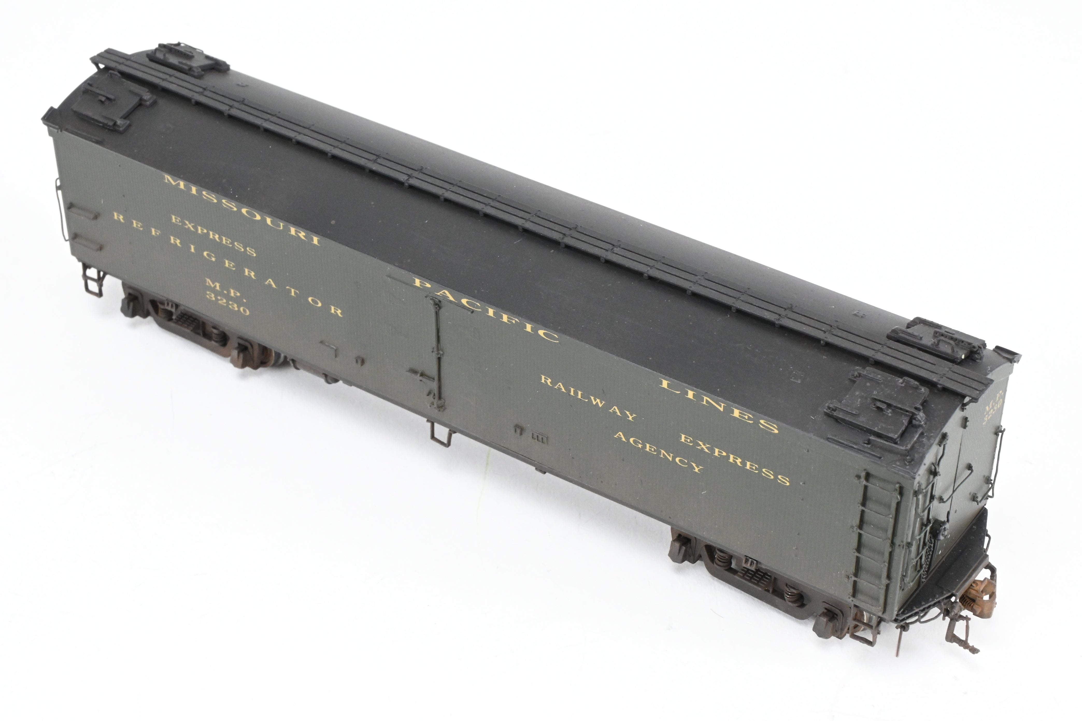 High - Quality HO Scale Brass Precision Scale Co. Missouri Pacific BR Class 53' 6 Reefer Model with Miner Brake System and FP Feature