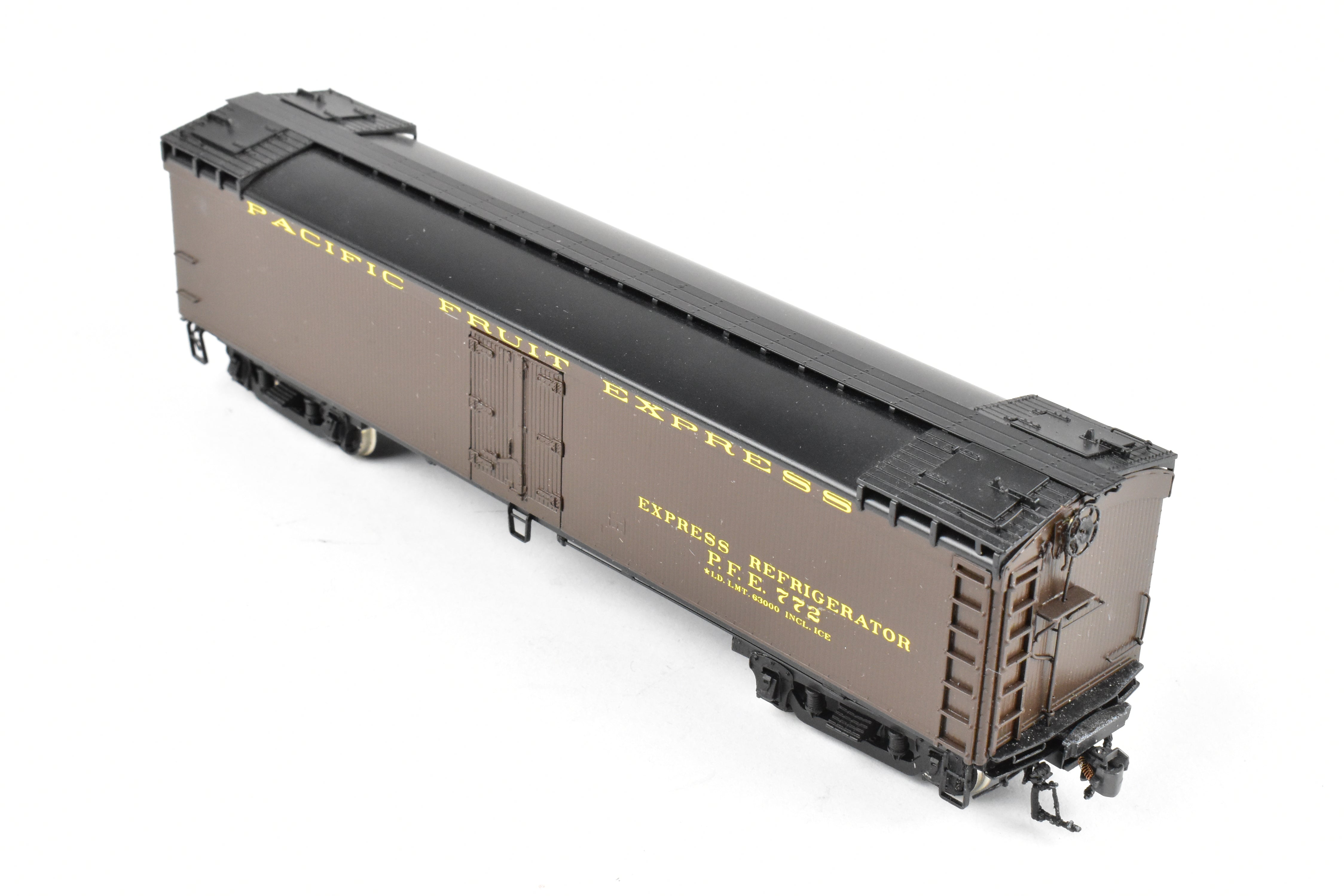 HO Brass WP Car Corp. PFE Pacific Fruit Express Reefer No. 772 Factory Painted
