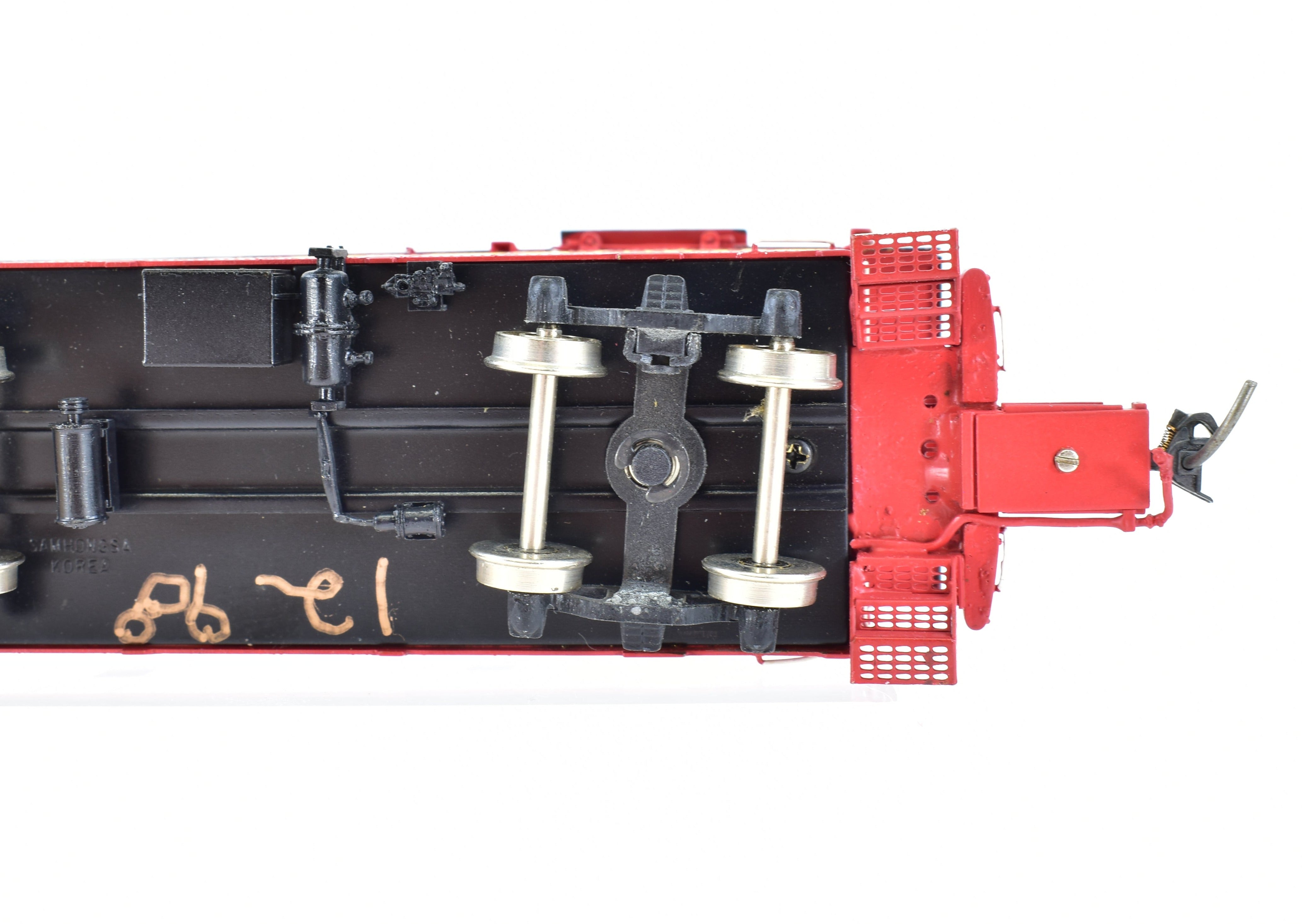 HO Scale Brass Oriental Limited ATSF - Santa Fe Modern Style Peaked Roof Caboose with Factory Painting for Model Trains