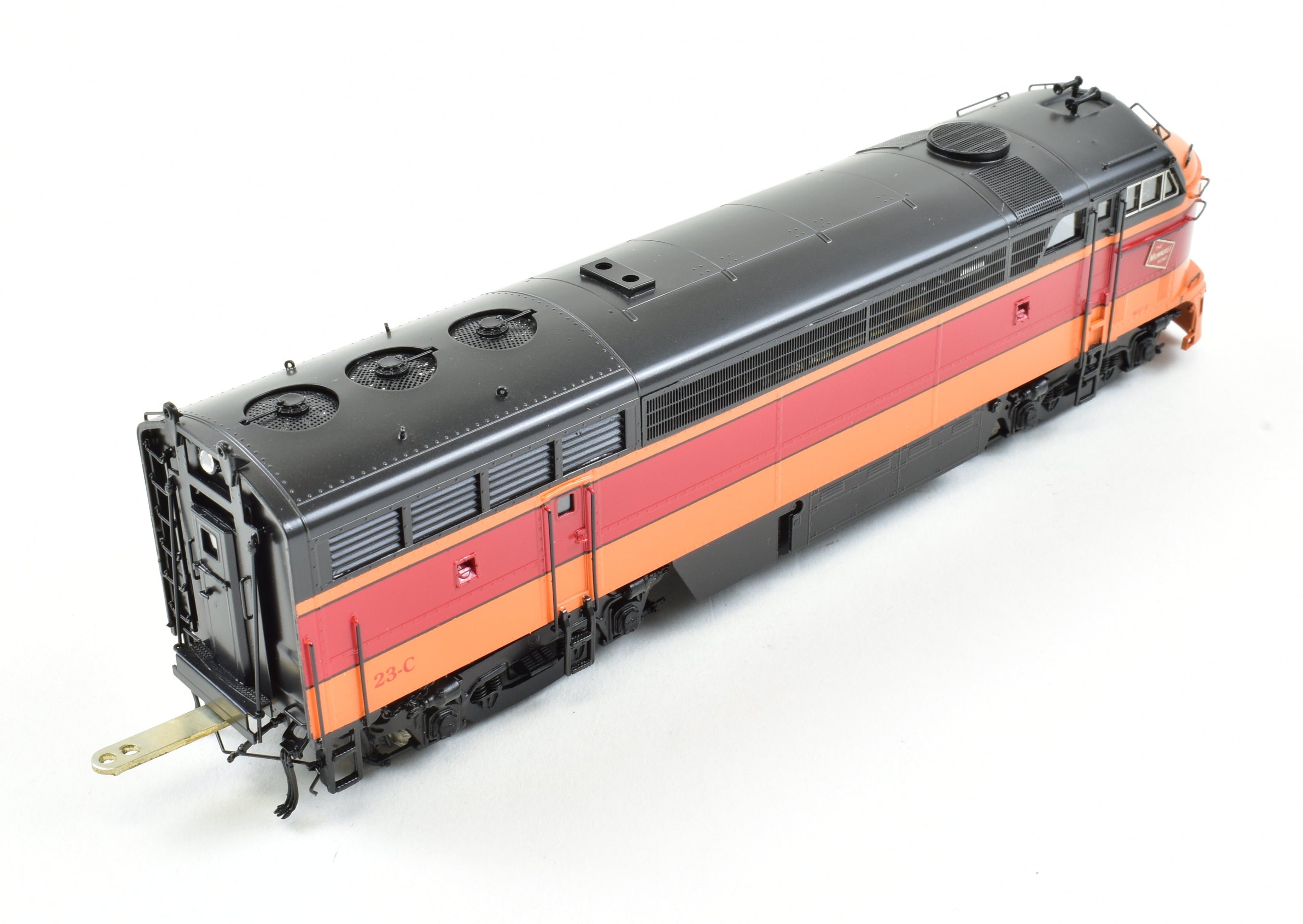 HO Scale Brass Diesel Locomotive Model by Overland Models Inc. - Milwaukee Road Fairbanks Morse CFA 16 - 4 Factory Painted