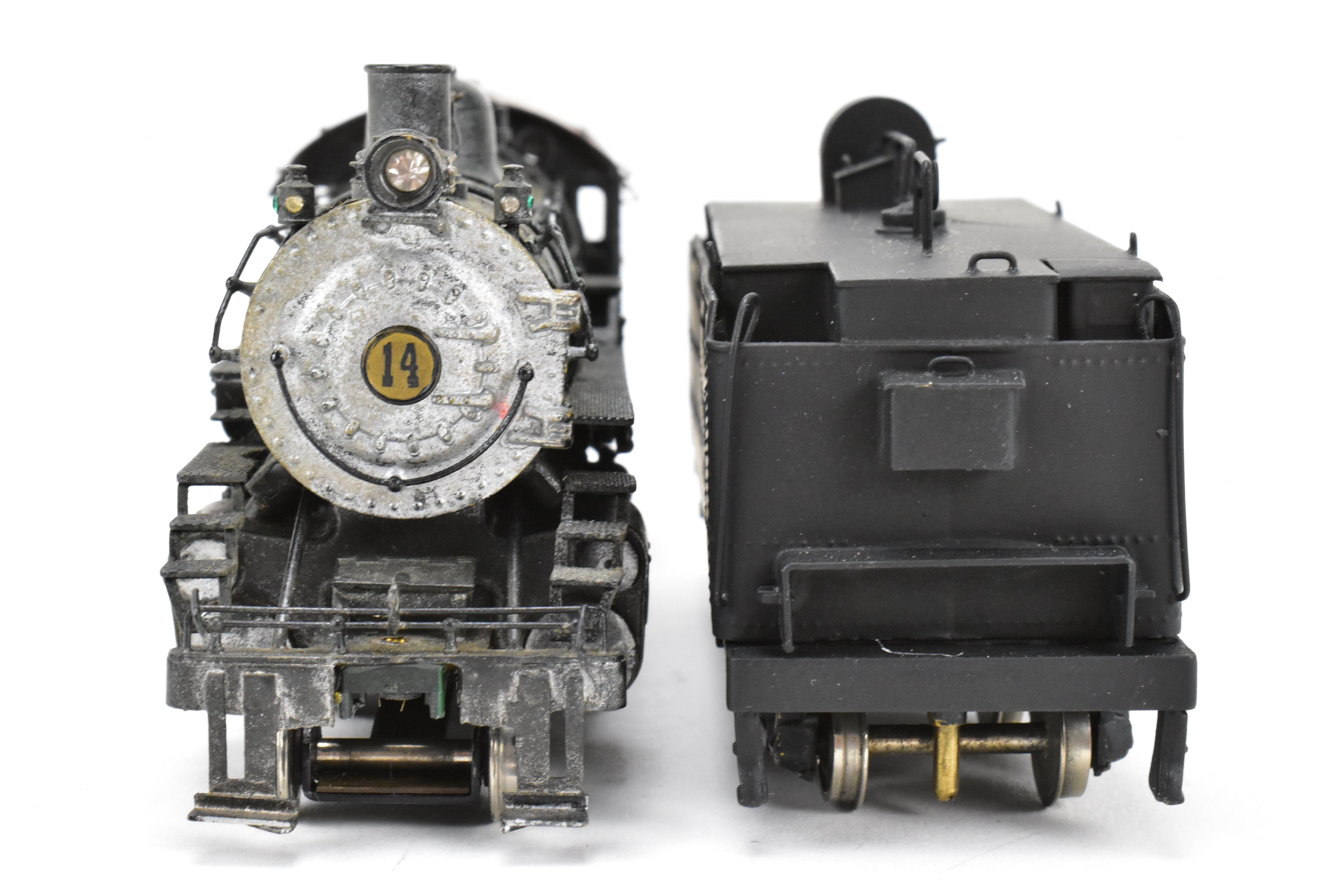 High - Quality HO Scale Brass Pacific Fast Mail Model Train - United ATSF - Santa Fe 2 - 8 - 0 Consolidation Pacific Fast Mail in Private Road Red Island #14, Sold As - Is Condition