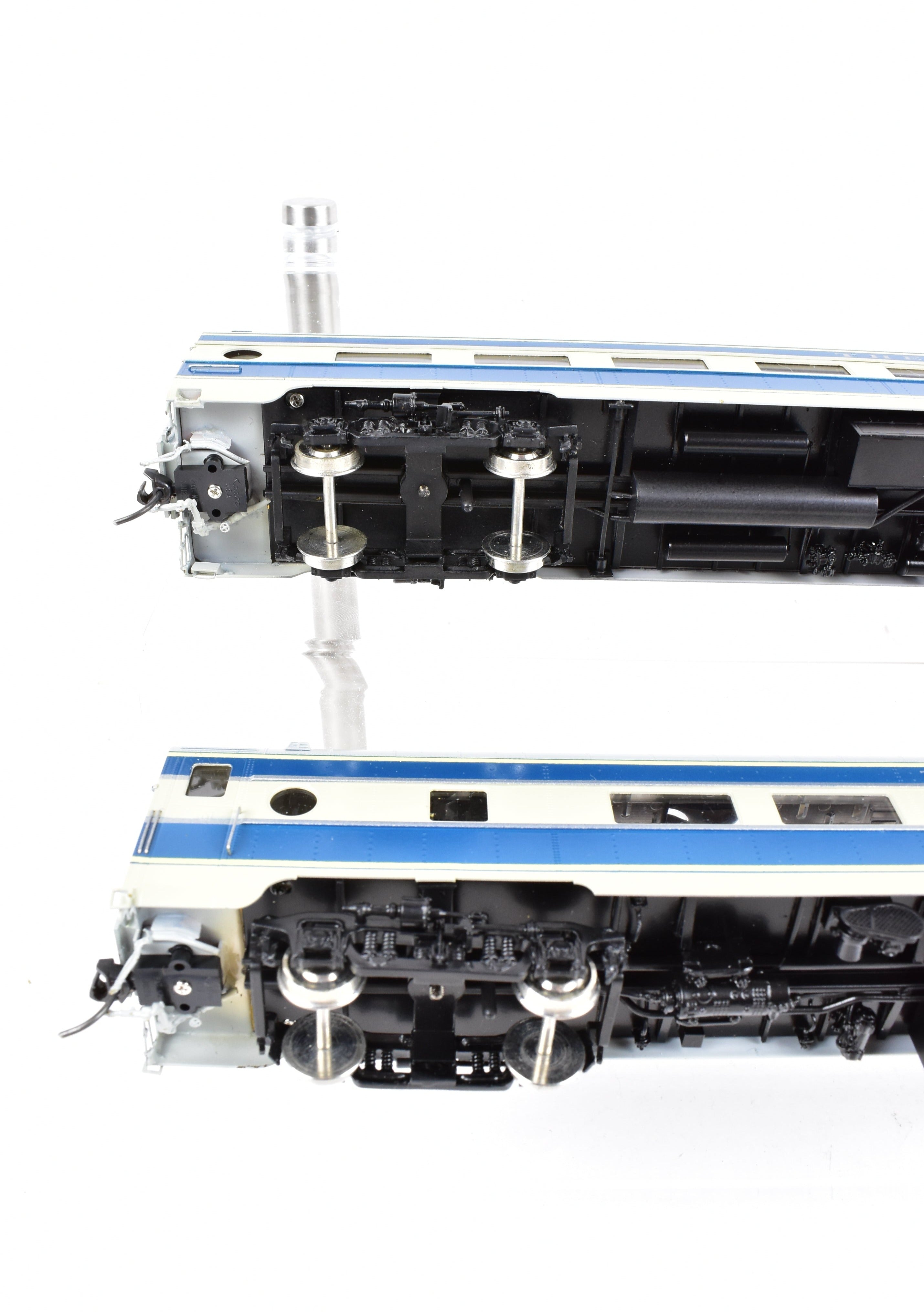 HO Scale Brass Model Train - Hallmark Models MP - Missouri Pacific and T&P - Texas & Pacific Texas Eagle Section 1 Four-Car Set for Model Train Enthusiasts