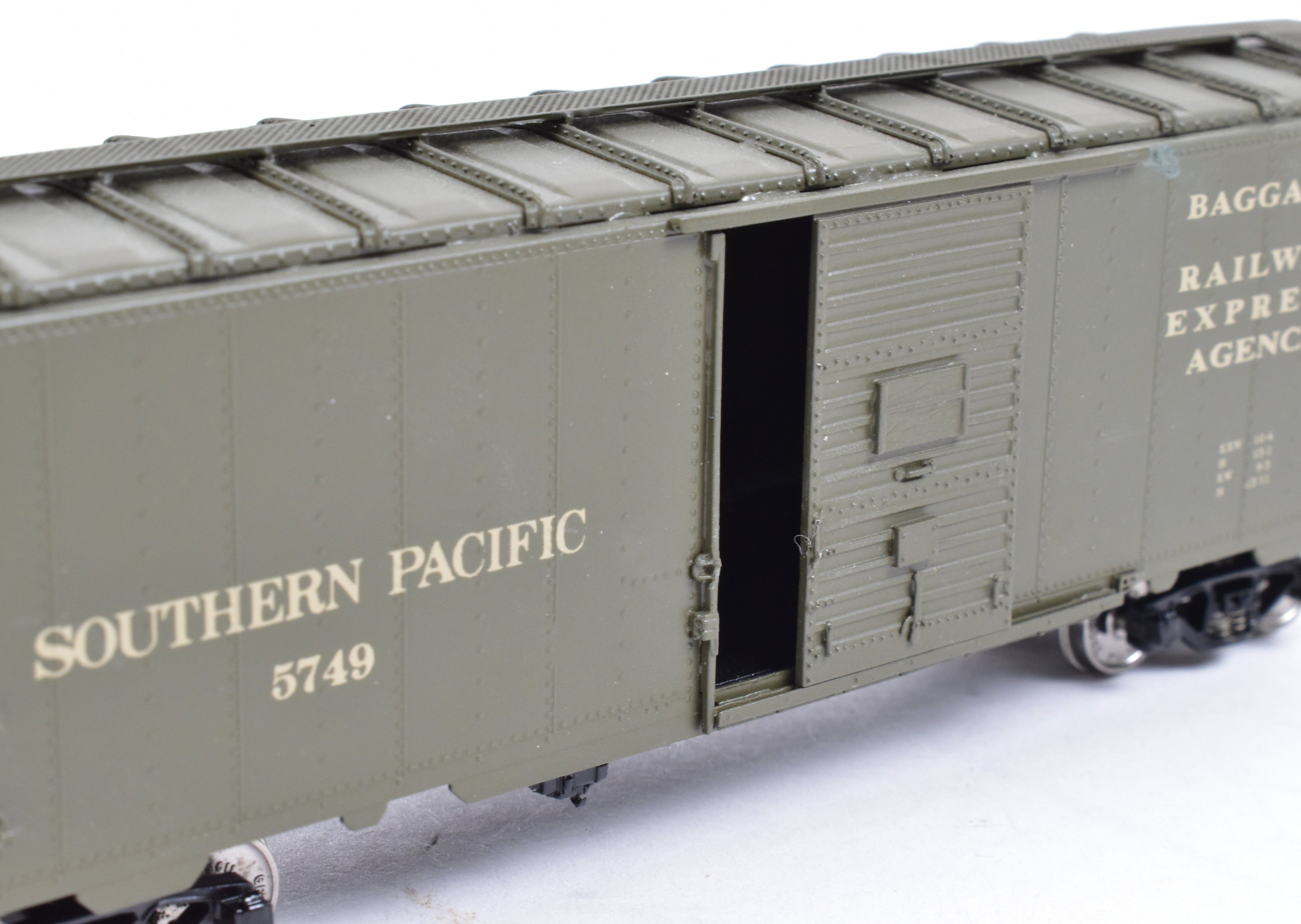 HO Scale Brass Southern Pacific B-50-24 Express Boxcar Model - Beaver Creek SP No. 5749 FP Collector's Edition