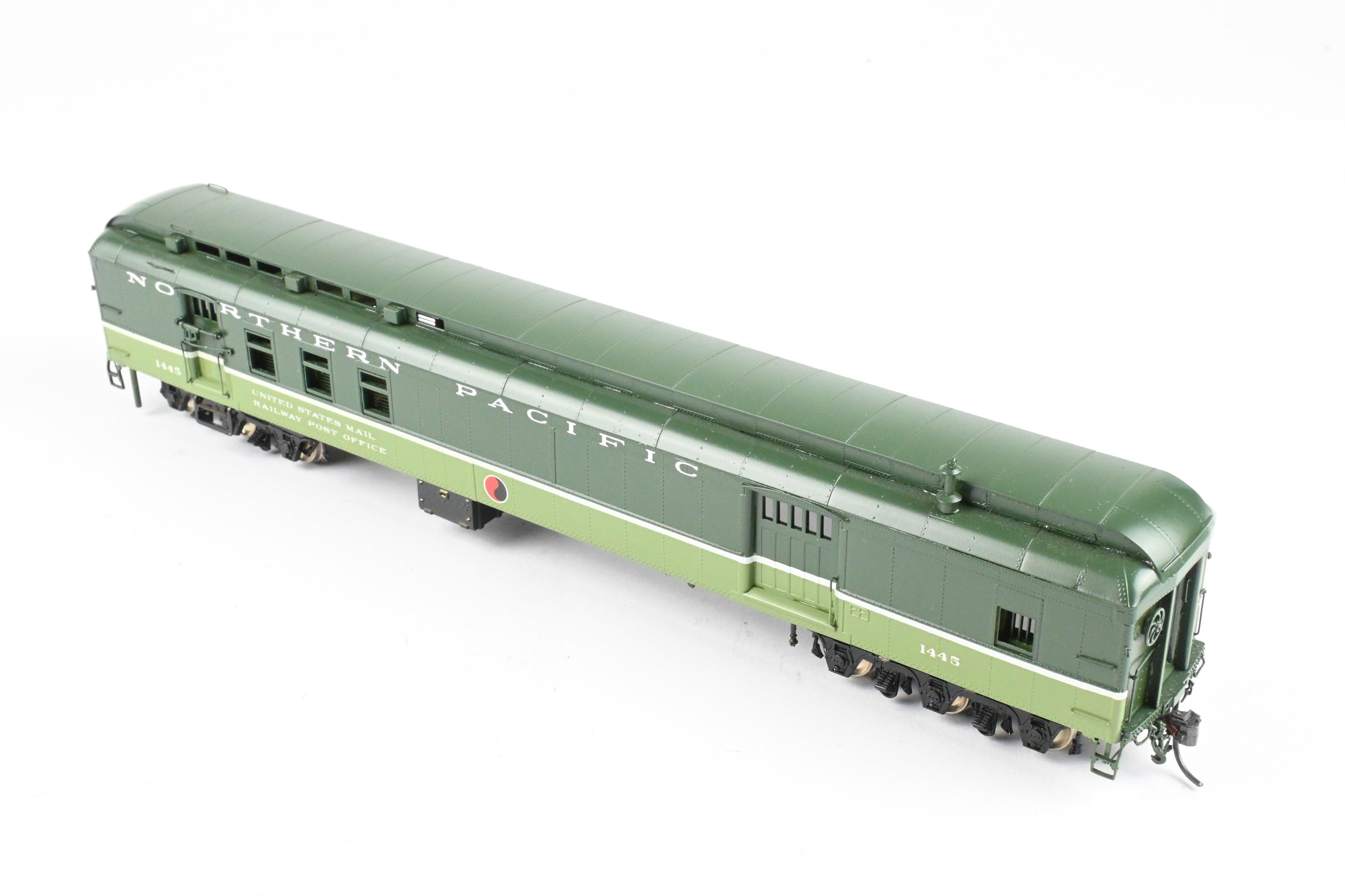 HO Scale Brass Northern Pacific RPO Car Model by W&R Enterprises, Custom Painted in Loewy Style, No. 1435