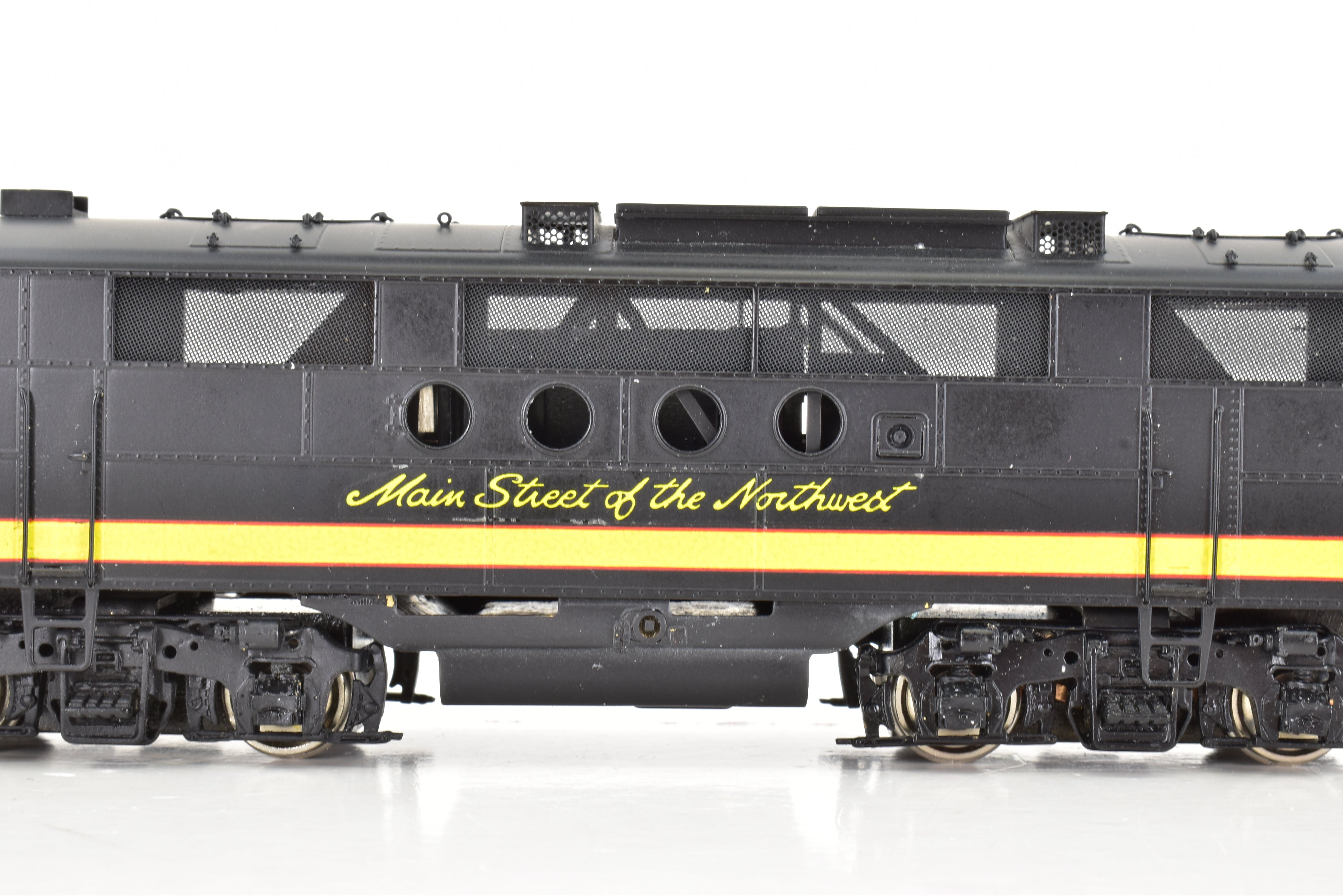 HO Scale Brass Hallmark Models NP - Northern Pacific EMC FT A/B Powered Factory - Painted Set