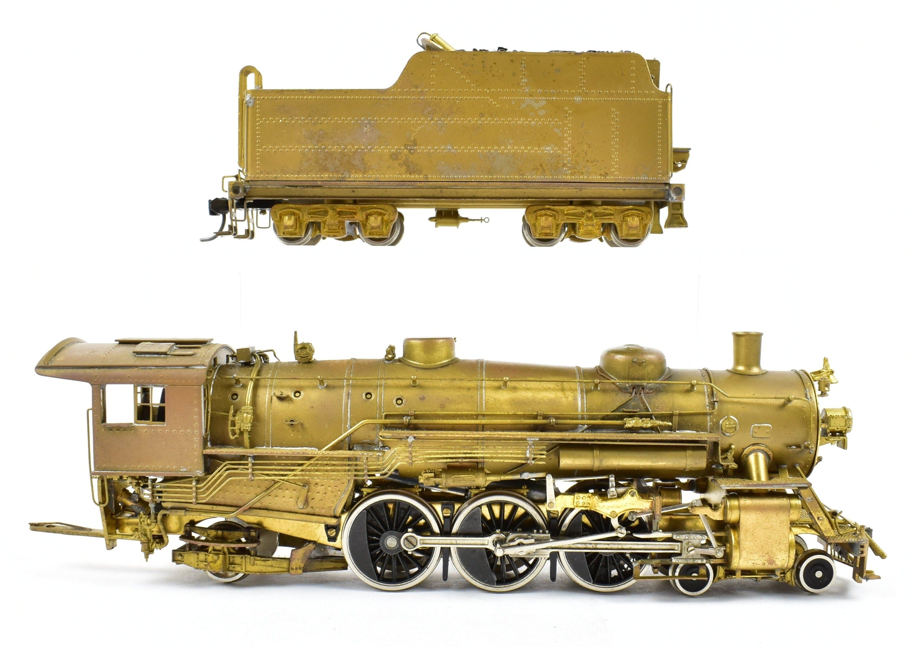 HO Scale Brass Pacific Fast Mail Model - United States Railway Administration Various Roads 4 - 6 - 2 Light Pacific Locomotive from Atlas Industries in Japan