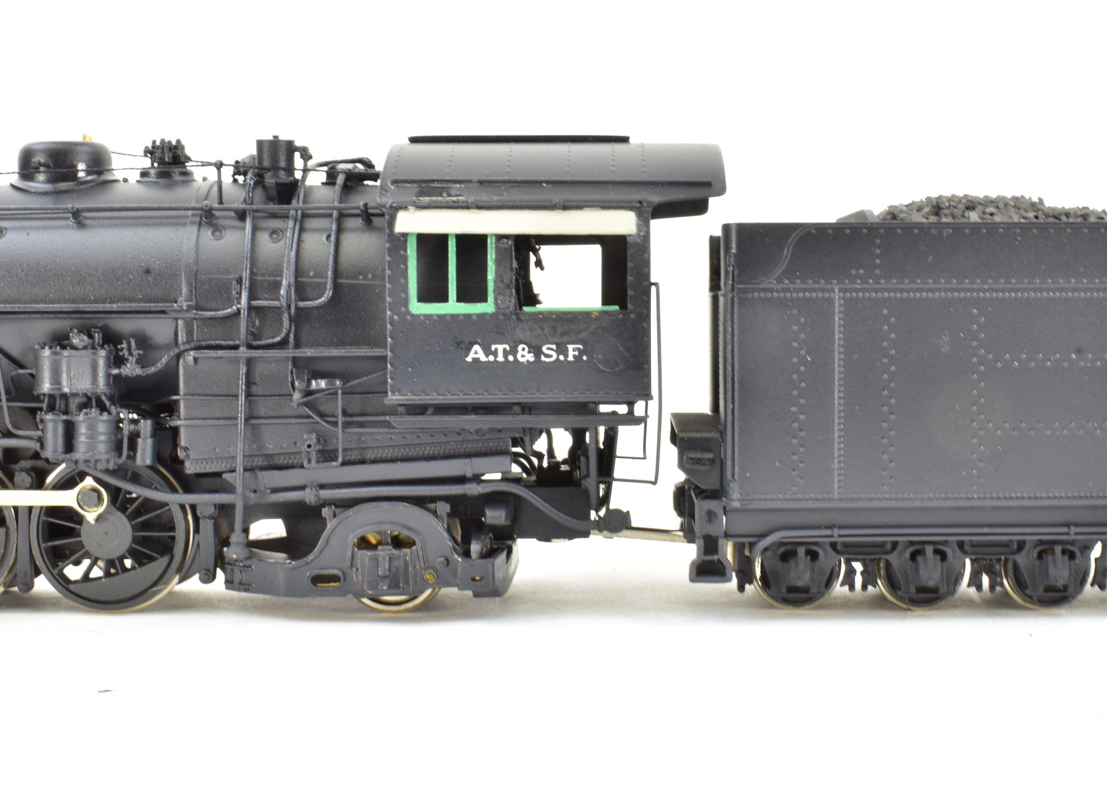 High - Quality HO Scale Brass Steam Locomotive Key Imports ATSF - Santa Fe 2 - 8 - 2 Mikado Pro - Painted Model No. 4082