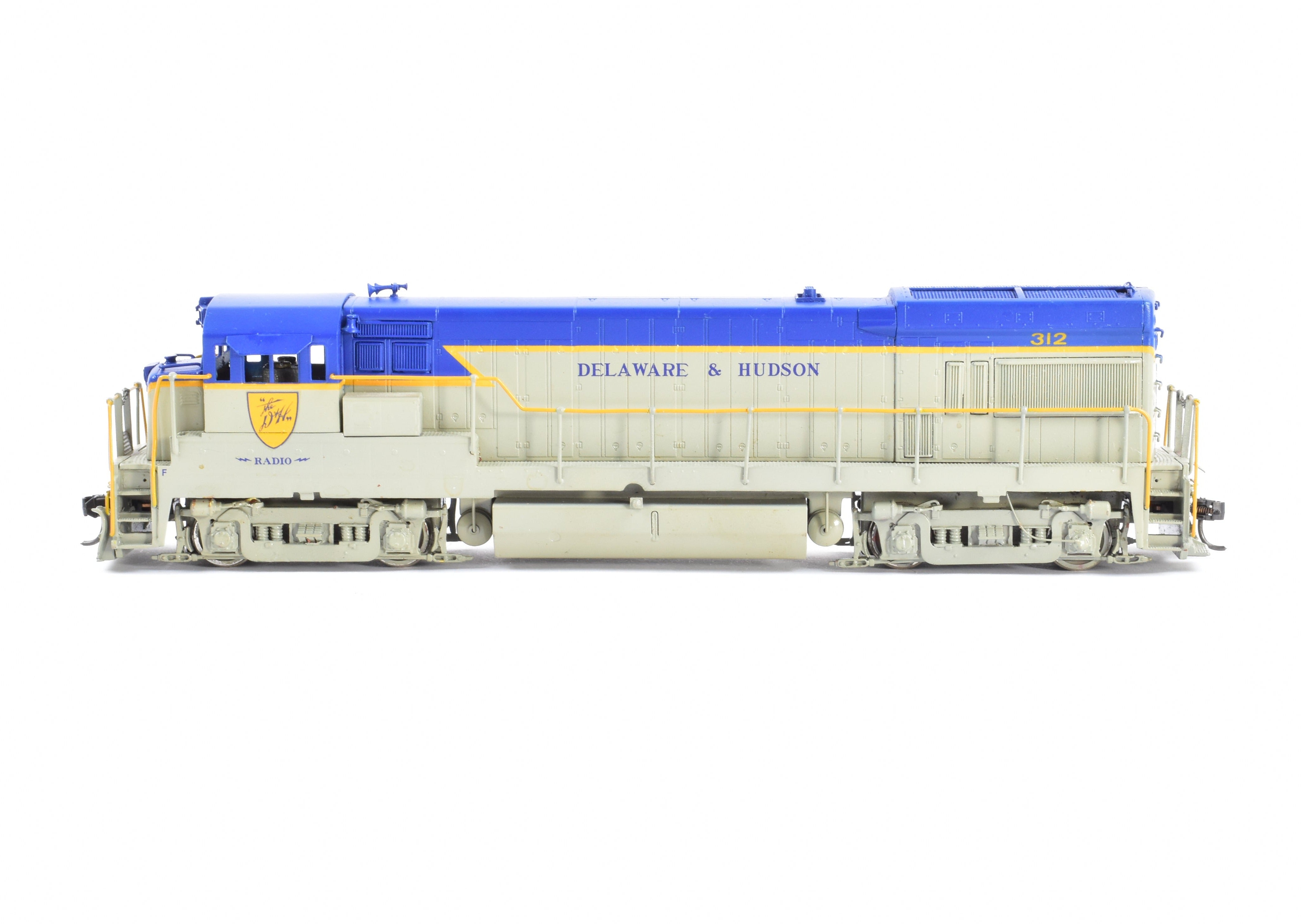 HO Scale Brass Oriental Limited Delaware & Hudson GE U-30B 3000 HP Low Hood Road Switcher Model Locomotive Custom Painted with Number 312