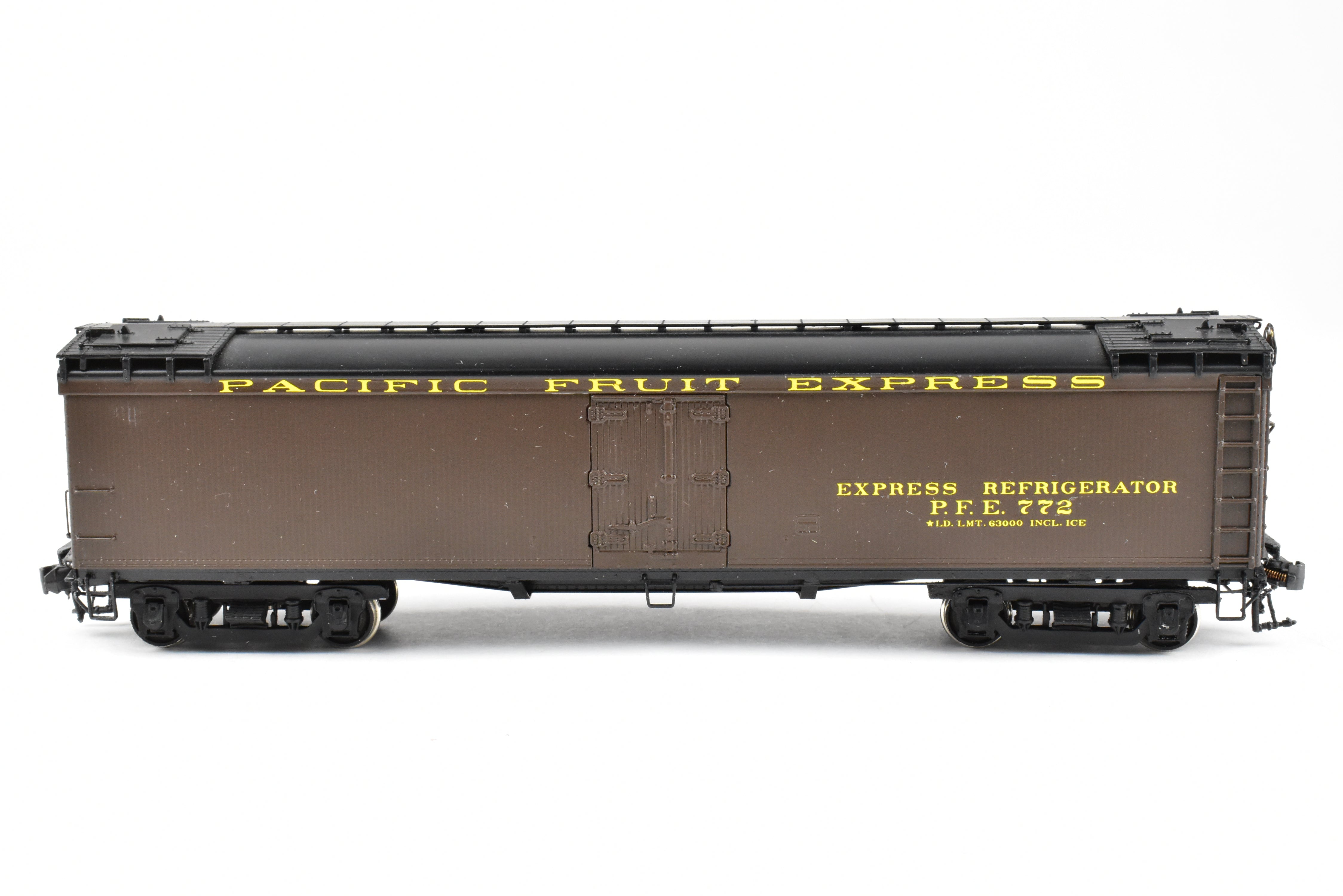 HO Brass WP Car Corp. PFE Pacific Fruit Express Reefer No. 772 Factory Painted