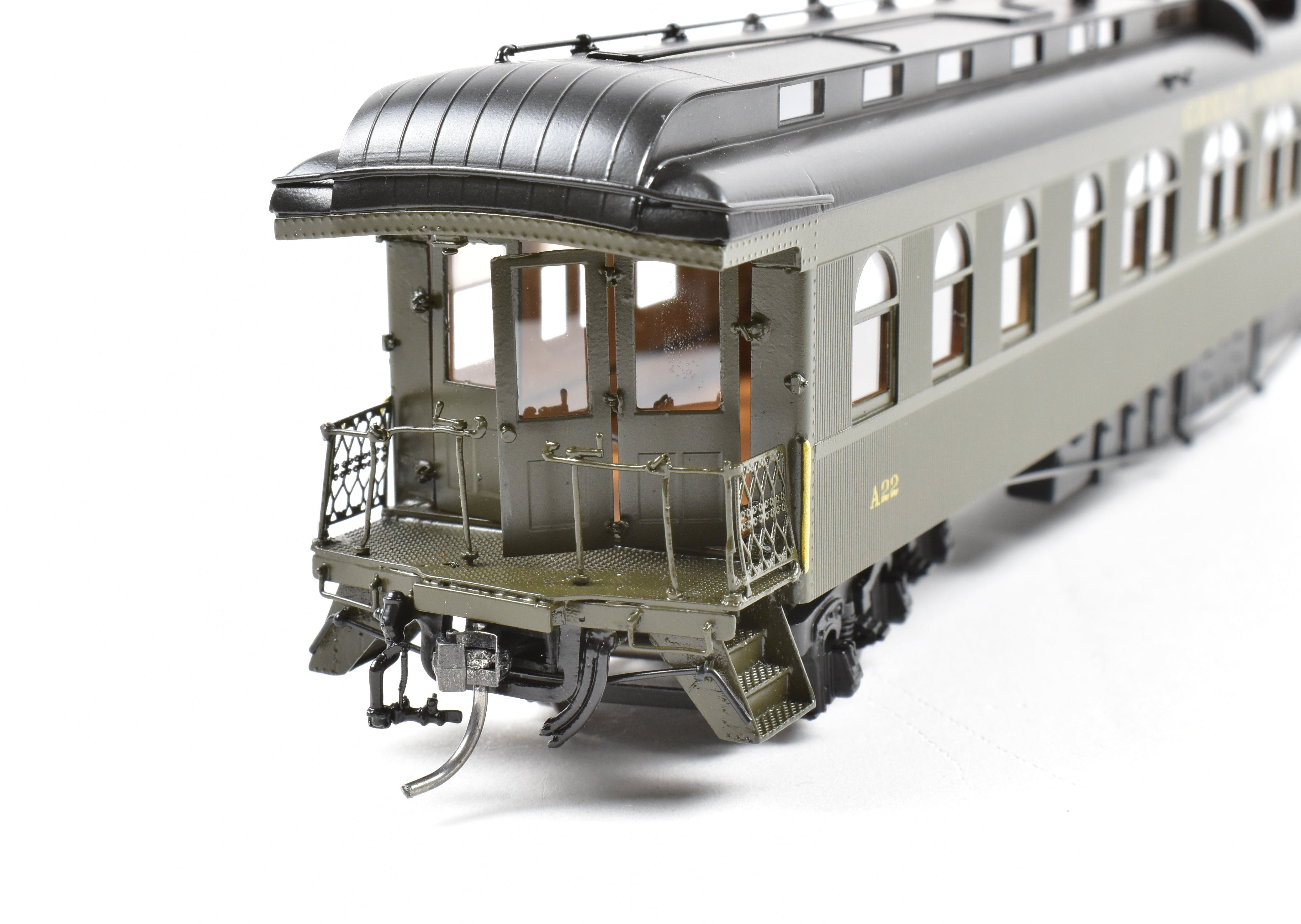 High - Quality HO Scale New Brass Model of North Bank Line (NBL) and Great Northern (GN) A22 Business Car with Wood Sides in Pullman Green for Model Train Enthusiasts