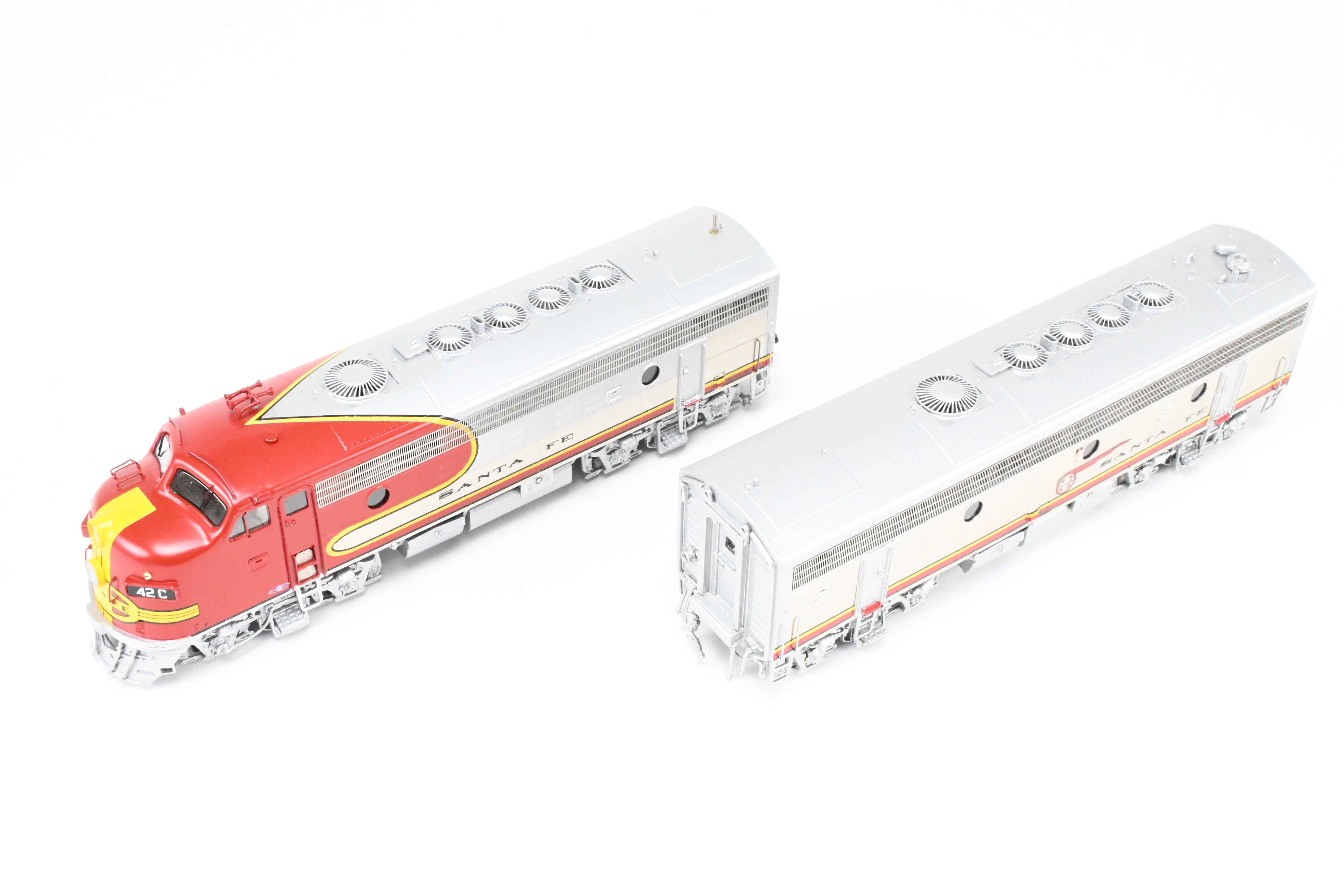 HO Scale Brass Model Train Set - Overland Models Inc. ATSF - Santa Fe EMD F7 A - B - B - A Set #1 (1950's Era FP) with Cars #42L, 42A, 42B, 42C