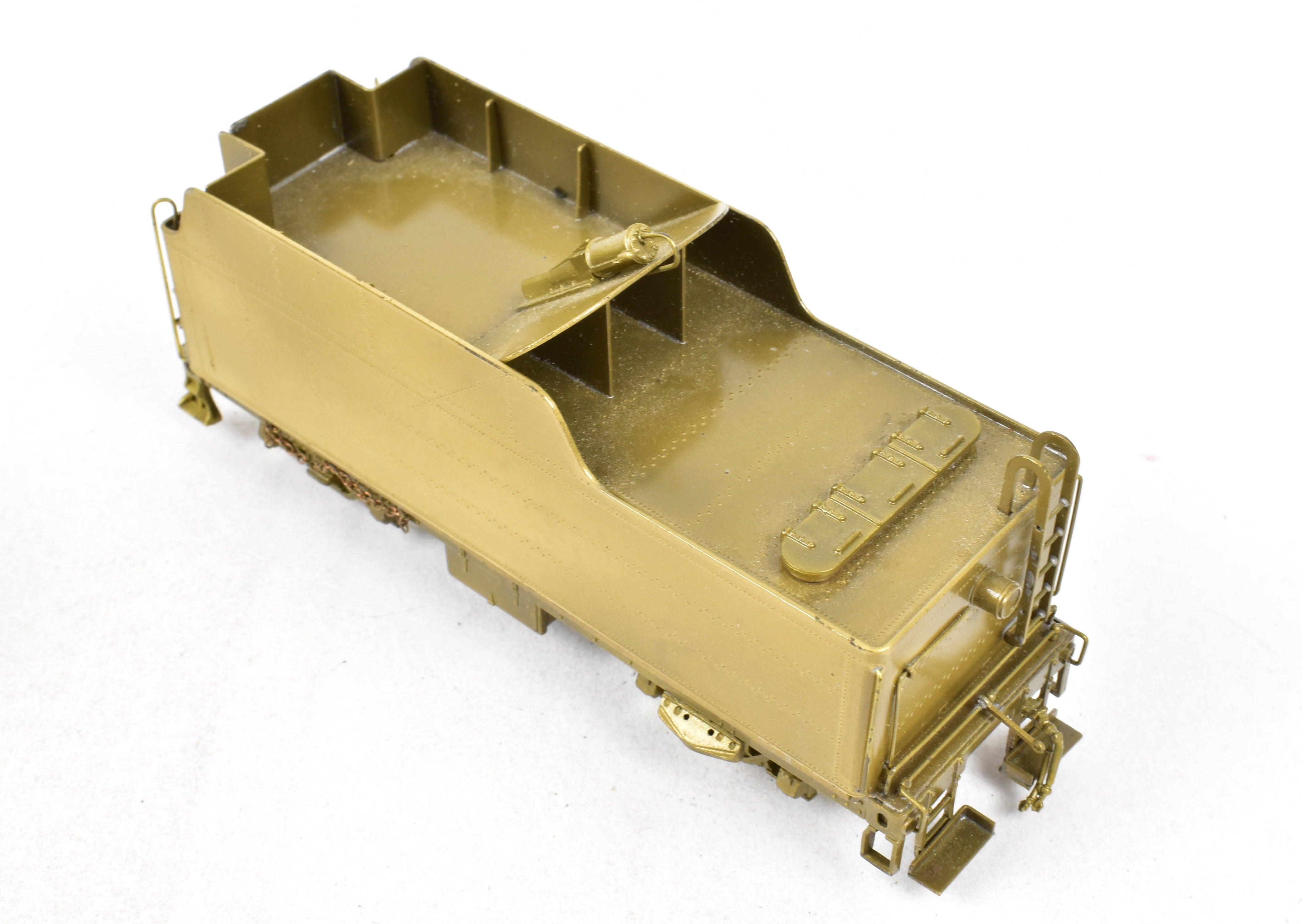 High - Quality HO Scale Brass Pacific Fast Mail (PFM) Model of United States Railway Administration (USRA) 2 - 8 - 2 Light Class Mikado Locomotive from 1977 Hi - Grade Run
