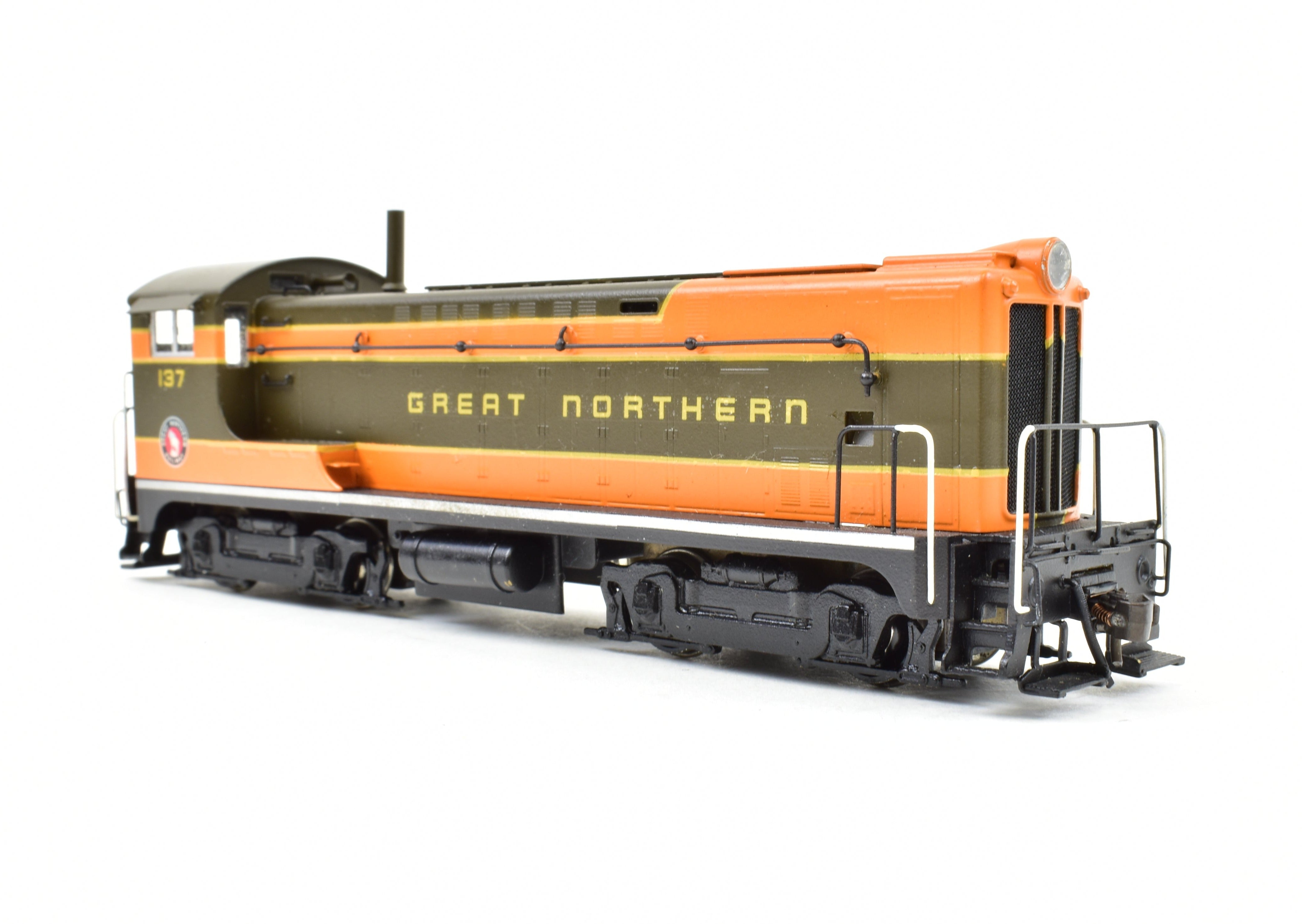 HO Scale Brass Hallmark Models GN - Great Northern Baldwin VO - 1000 Diesel Switcher Professionally Painted Model Train